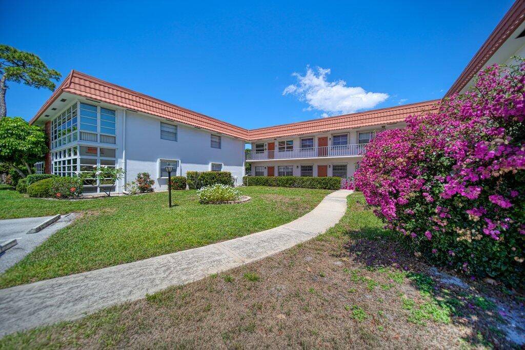 Stuart, FL 34996,2600 SE Ocean BLVD Jj-6