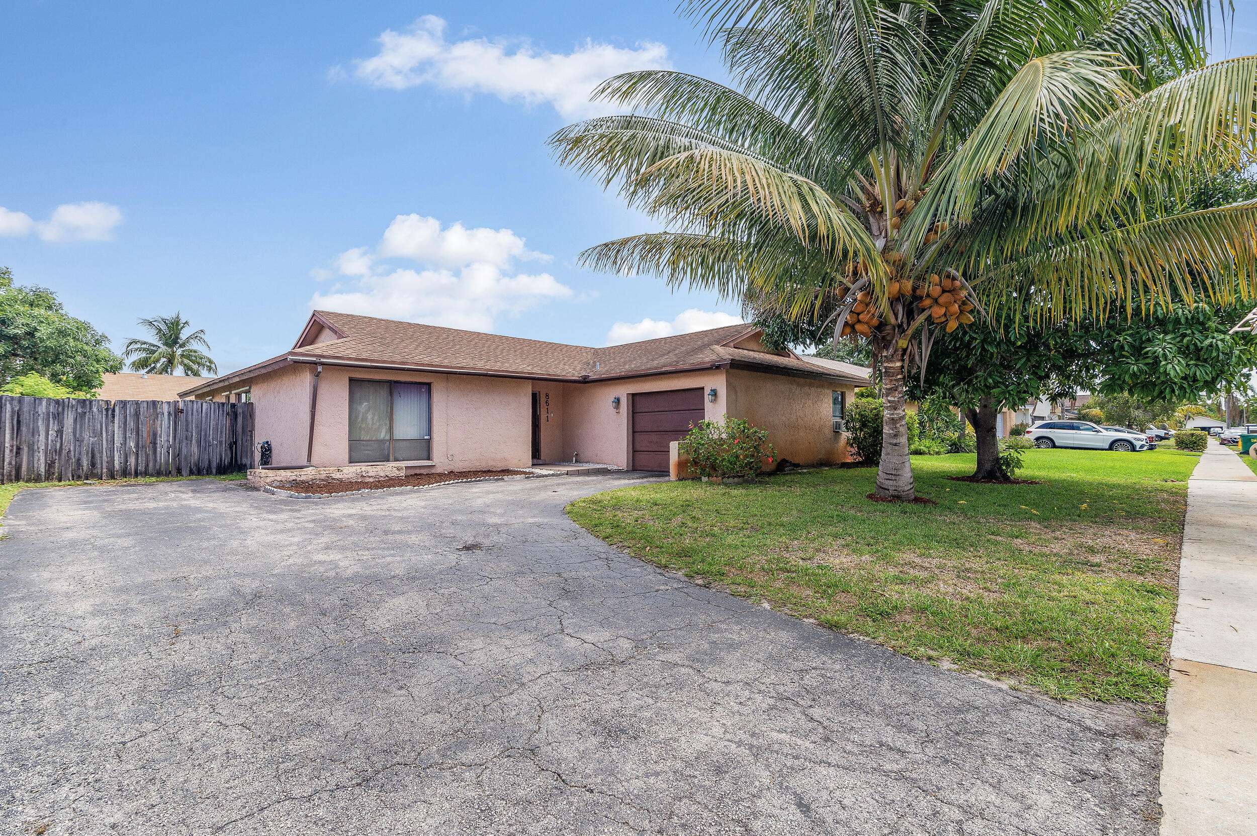 Lauderhill, FL 33319,8611 NW 47th CT
