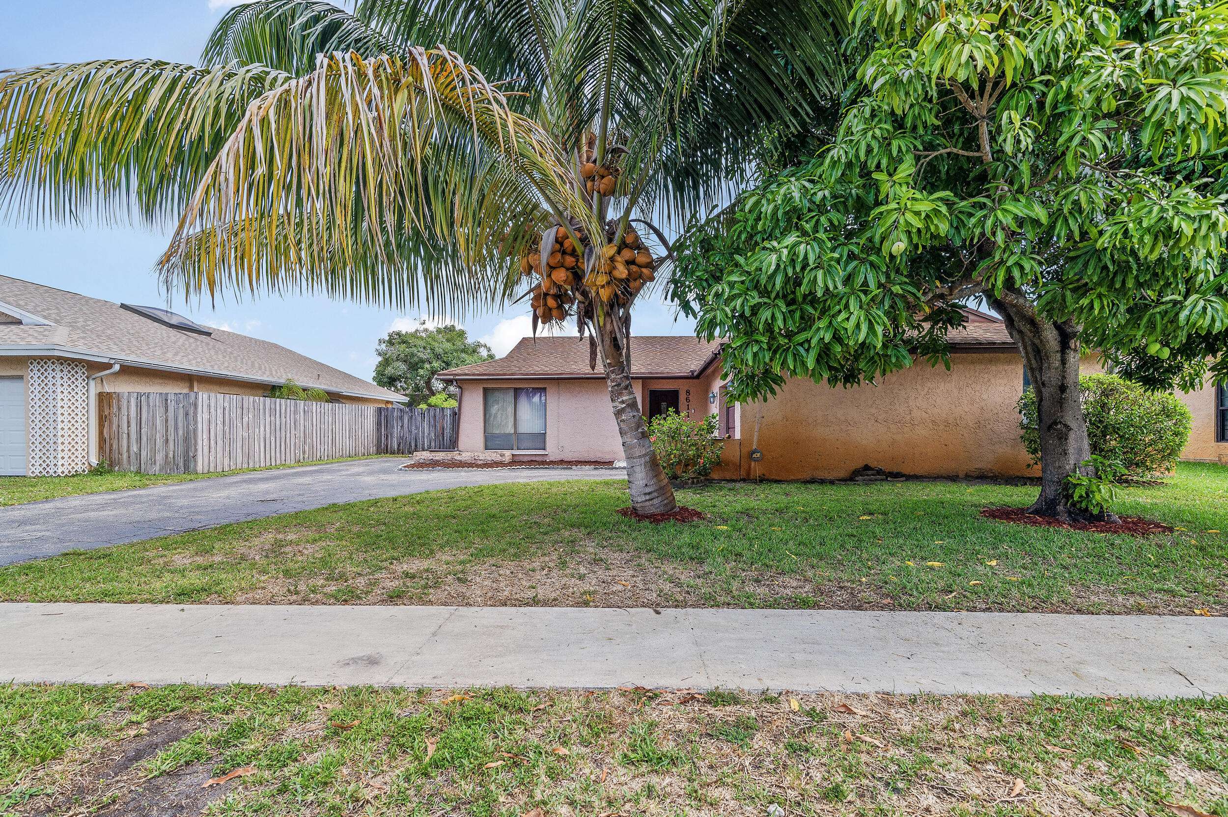 Lauderhill, FL 33319,8611 NW 47th CT
