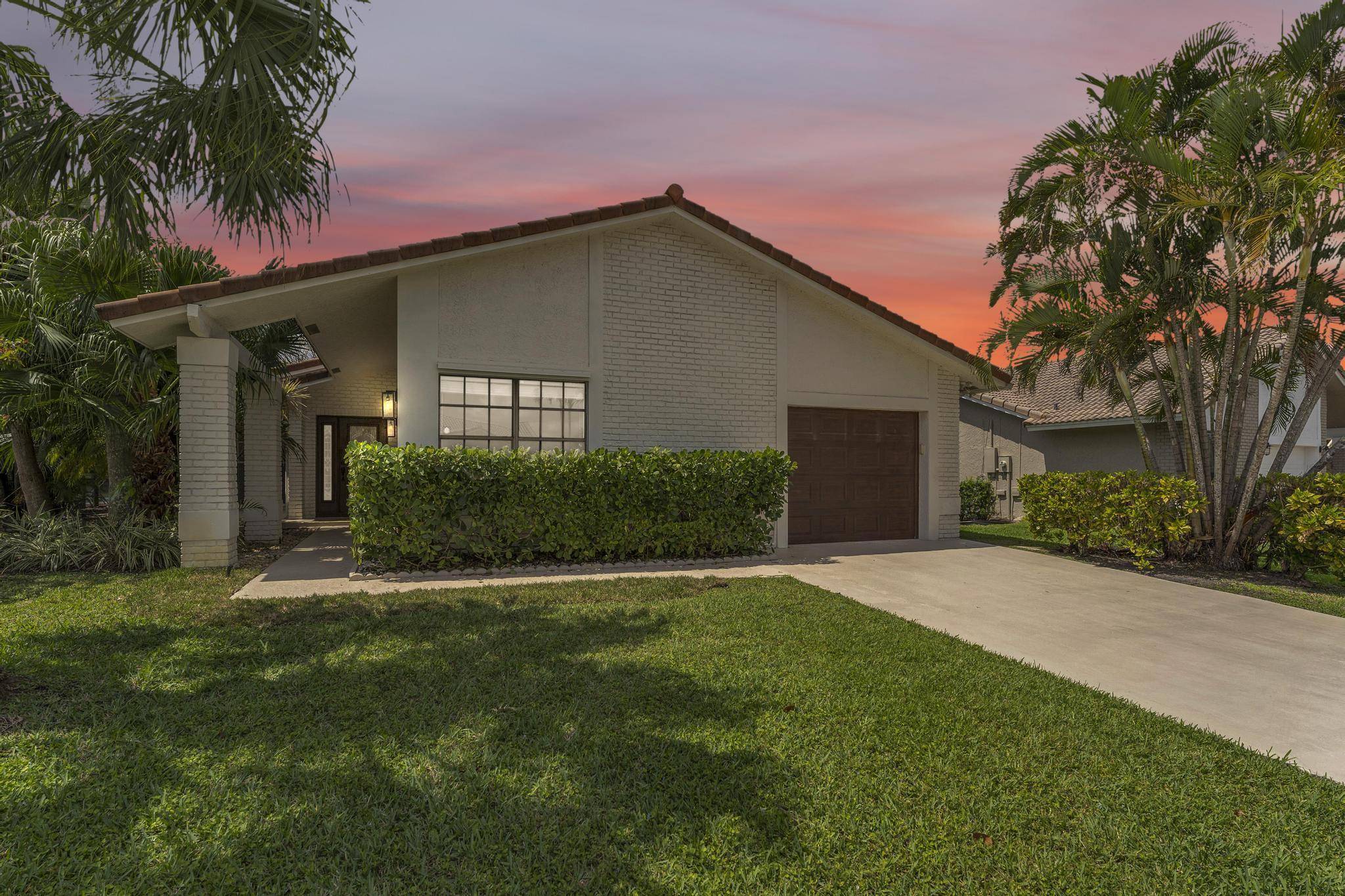 Boca Raton, FL 33498,10084 Camelback LN