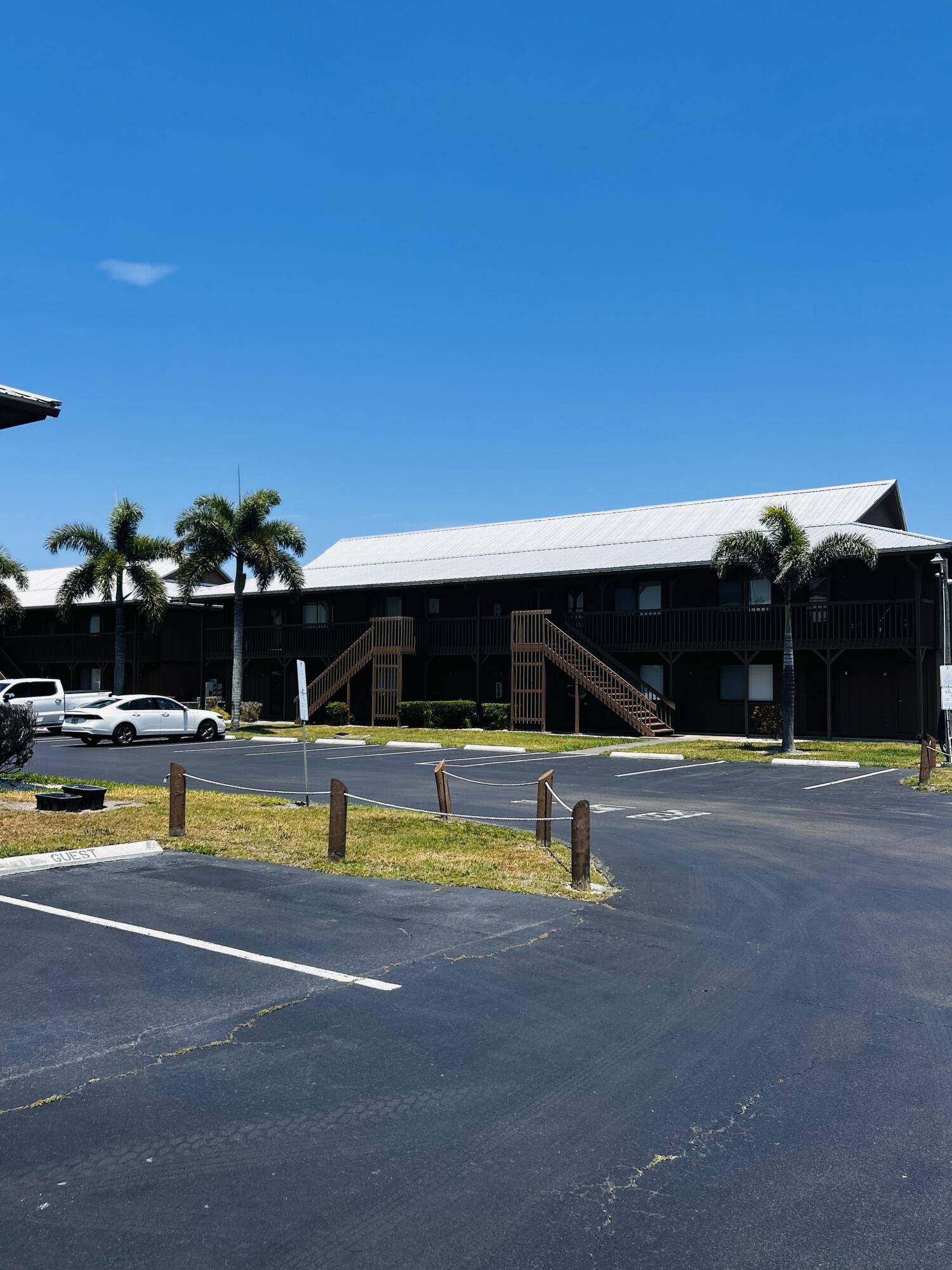 Clewiston, FL 33440,500 N Francisco ST 211