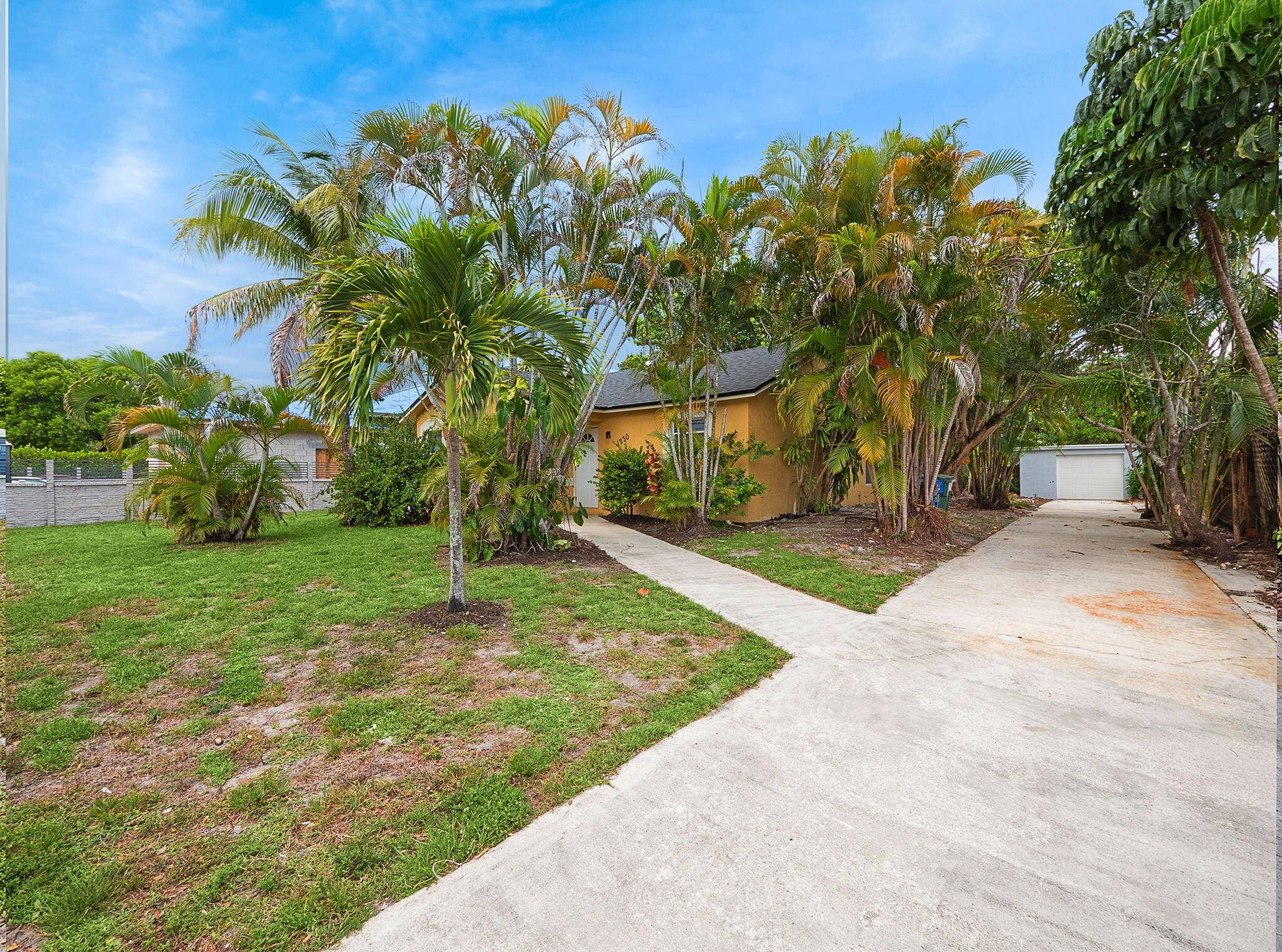Fort Lauderdale, FL 33304,1230 NE 1st AVE