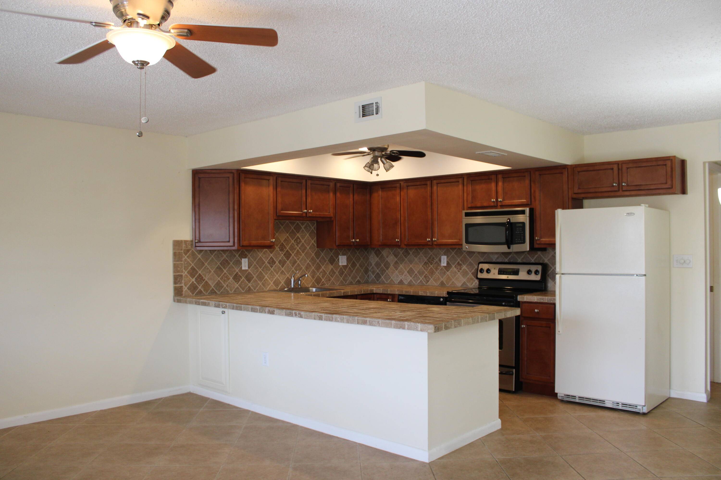 Stuart, FL 34994,2600 S Kanner HWY D10