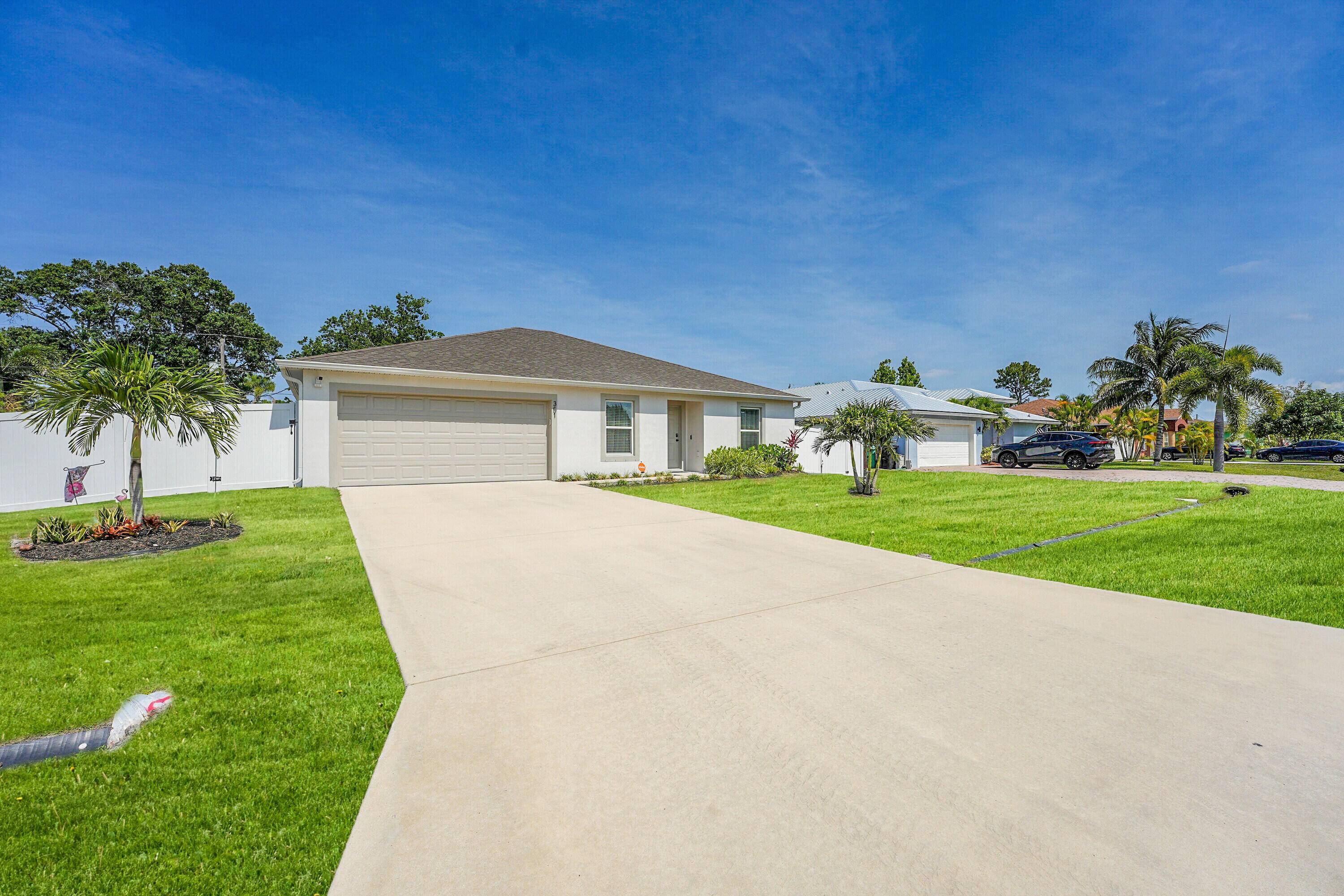 Port Saint Lucie, FL 34983,351 NW Byron ST