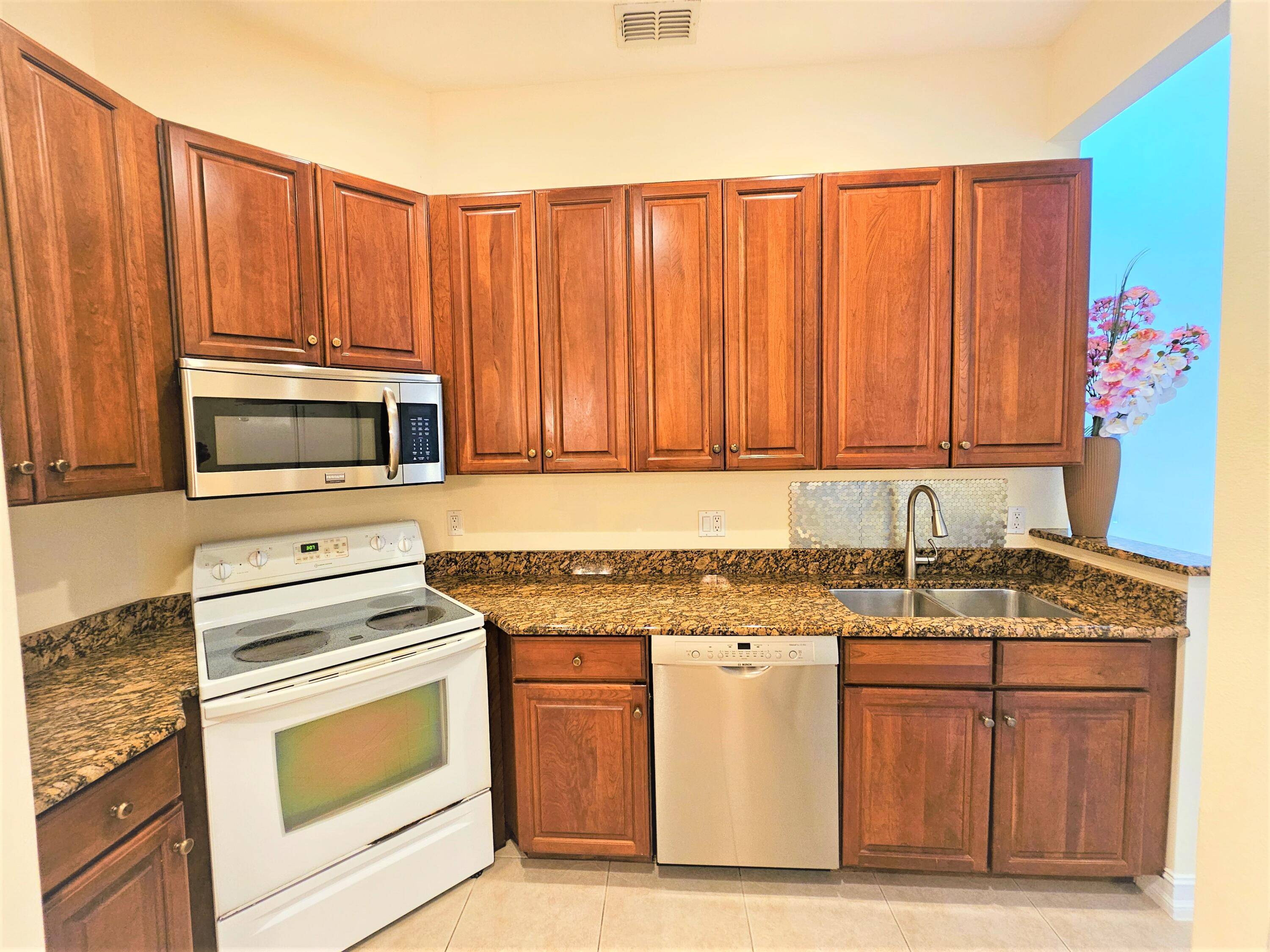 Vero Beach, FL 32967,1825 Bridgepointe CIR 15