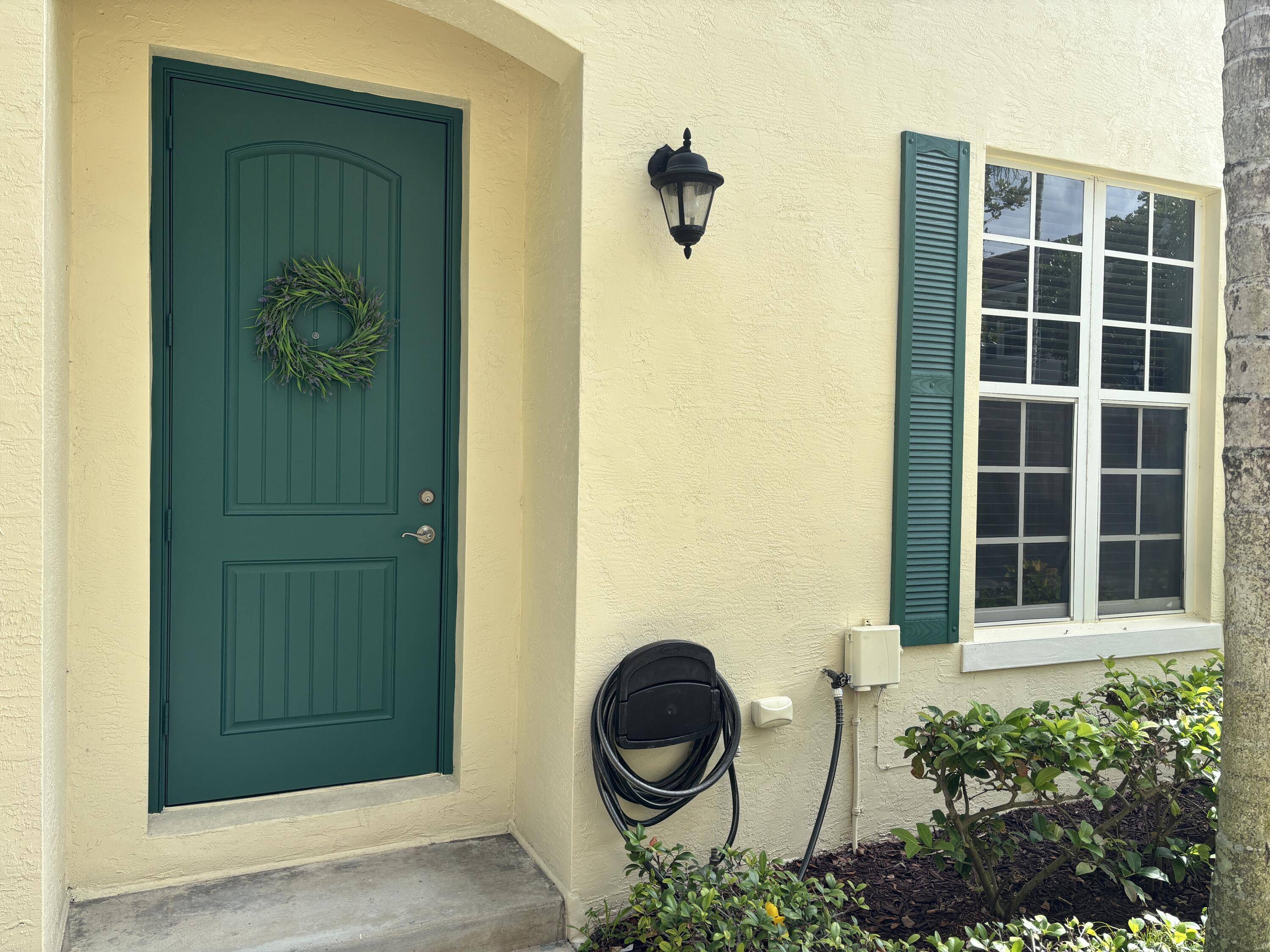 Pompano Beach, FL 33060,275 SW 7th CT