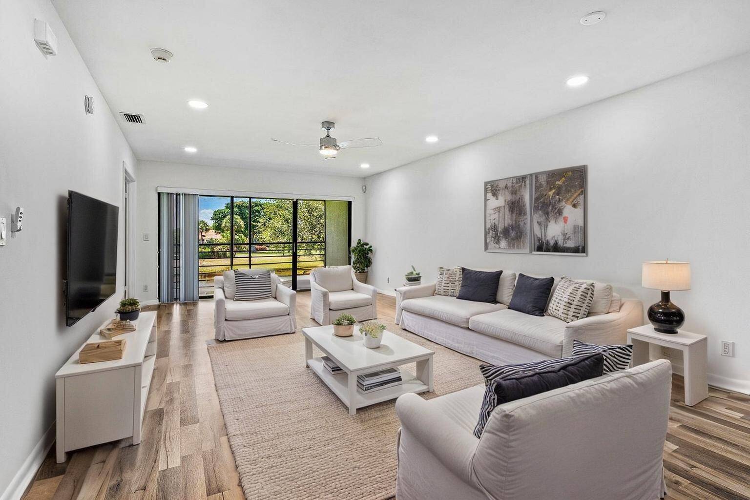 Delray Beach, FL 33445,2920 SW 22nd CIR C2