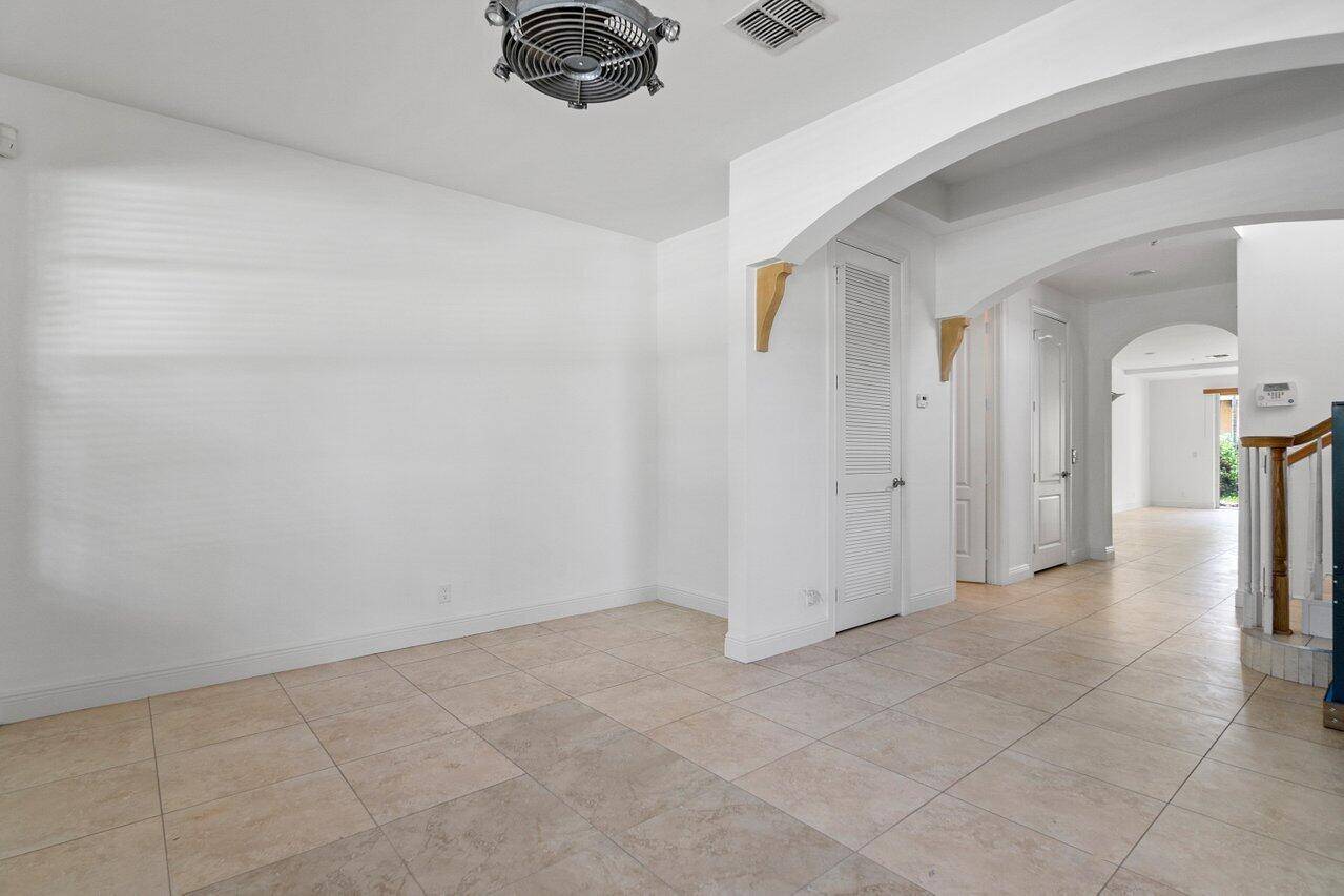 Lake Worth Beach, FL 33460,811 S Federal HWY 2