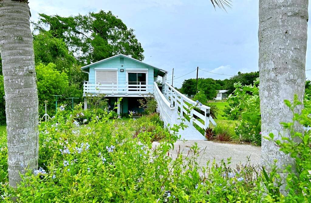 Moore Haven, FL 33471,851 Riverside DR