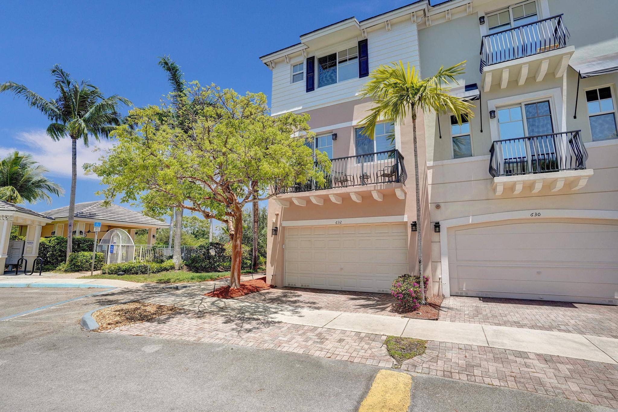 Boca Raton, FL 33431,632 NW 38th CIR