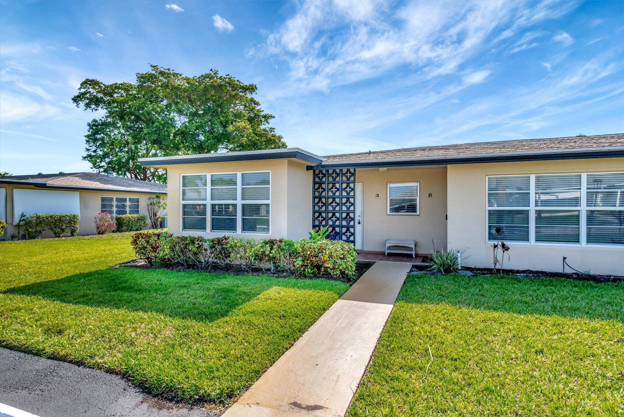 Delray Beach, FL 33445,955 Circle DR A