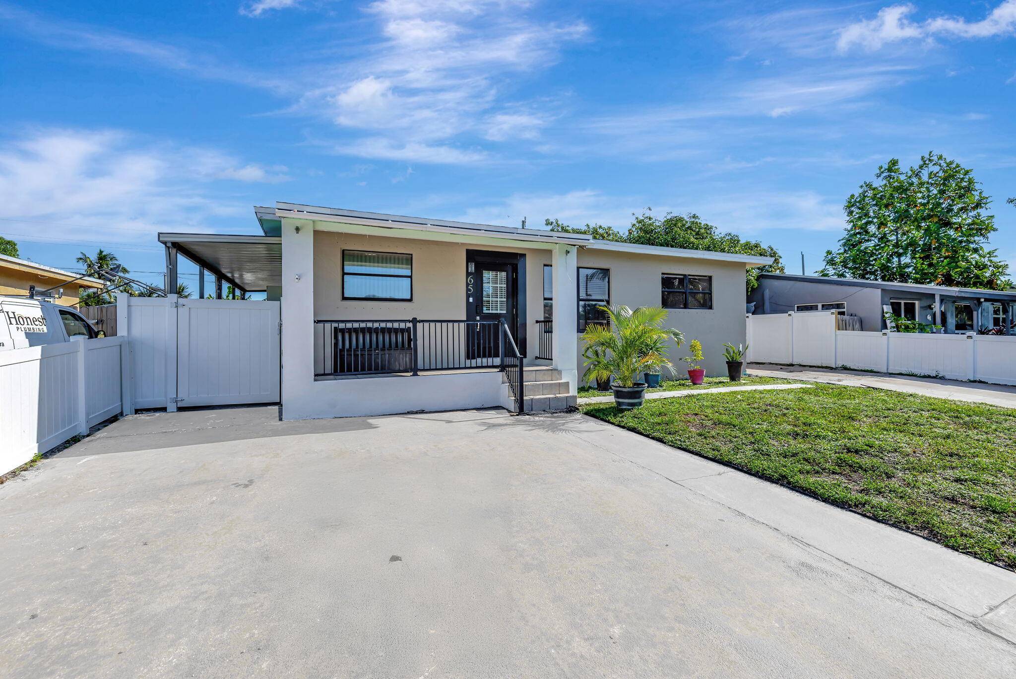 Oakland Park, FL 33309,65 NW 56th CT