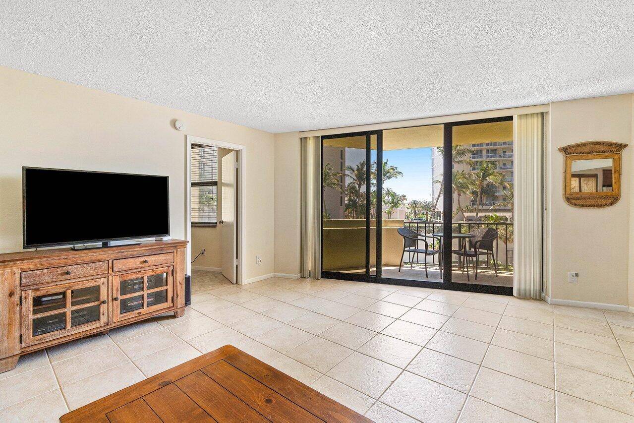Singer Island, FL 33404,2800 N Ocean DR B-4a