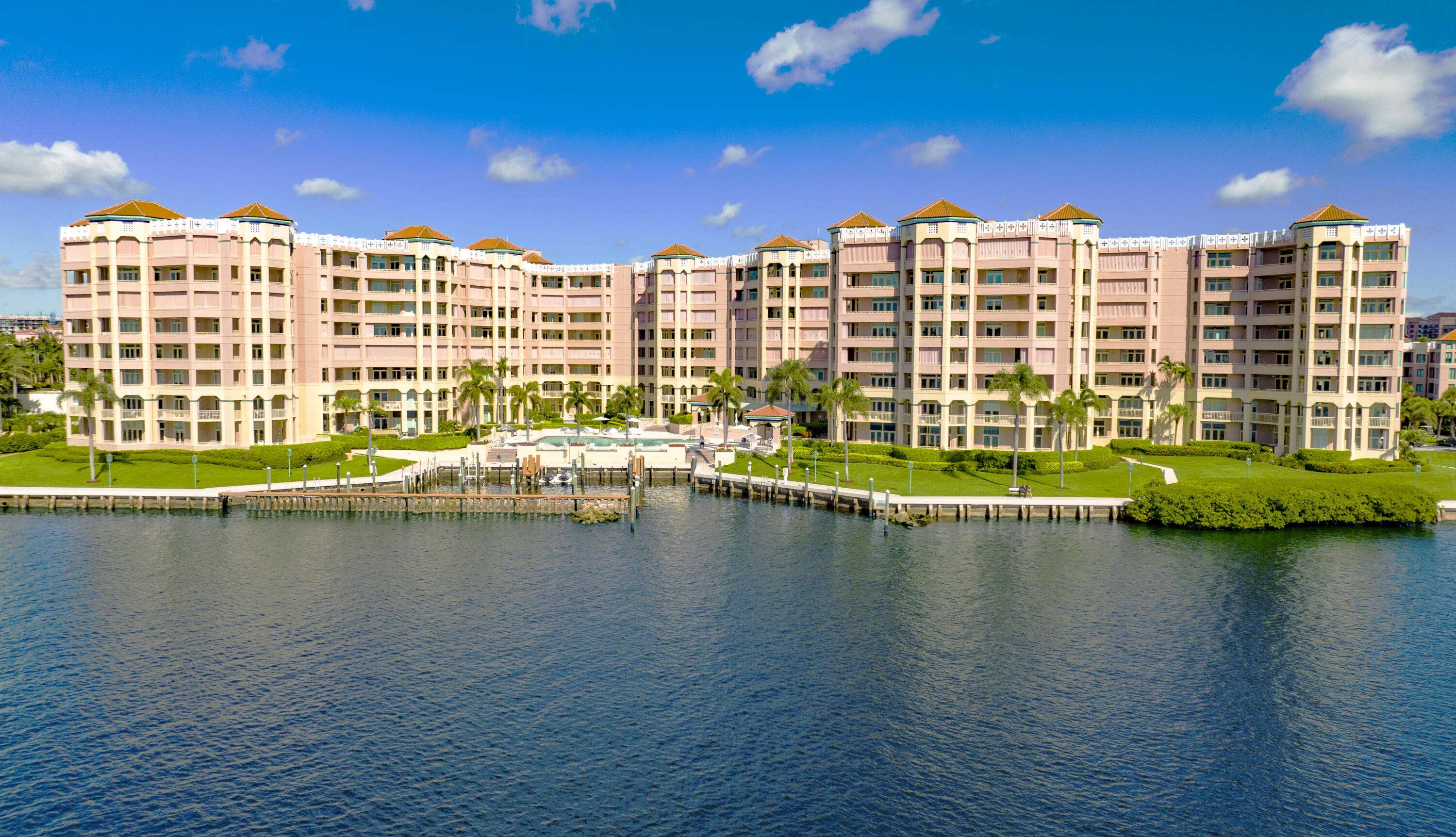 Boca Raton, FL 33432,300 SE 5th AVE 8060