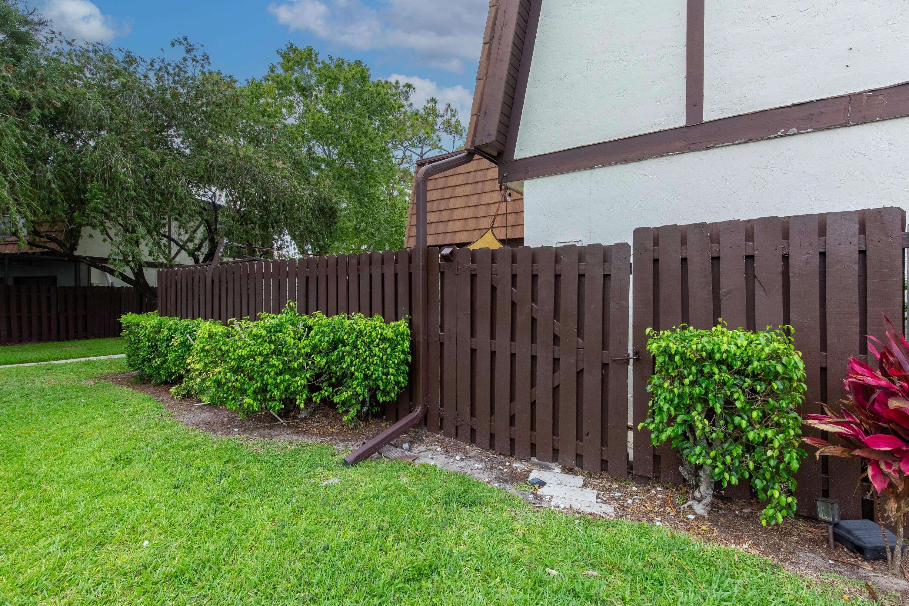 Royal Palm Beach, FL 33411,103 Weybridge C CIR C
