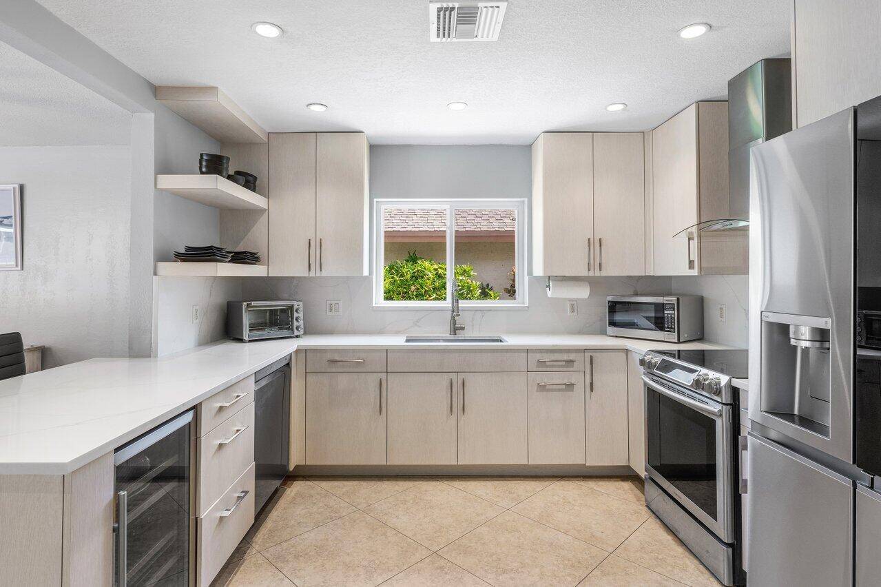 Boca Raton, FL 33498,18320 S 181st CIR