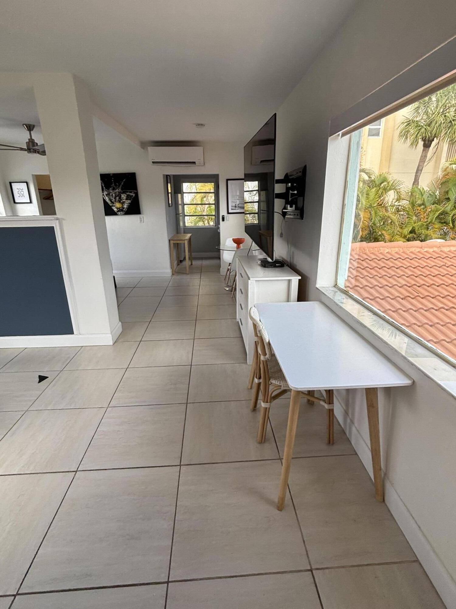 Deerfield Beach, FL 33441,381 SE 20th AVE 5