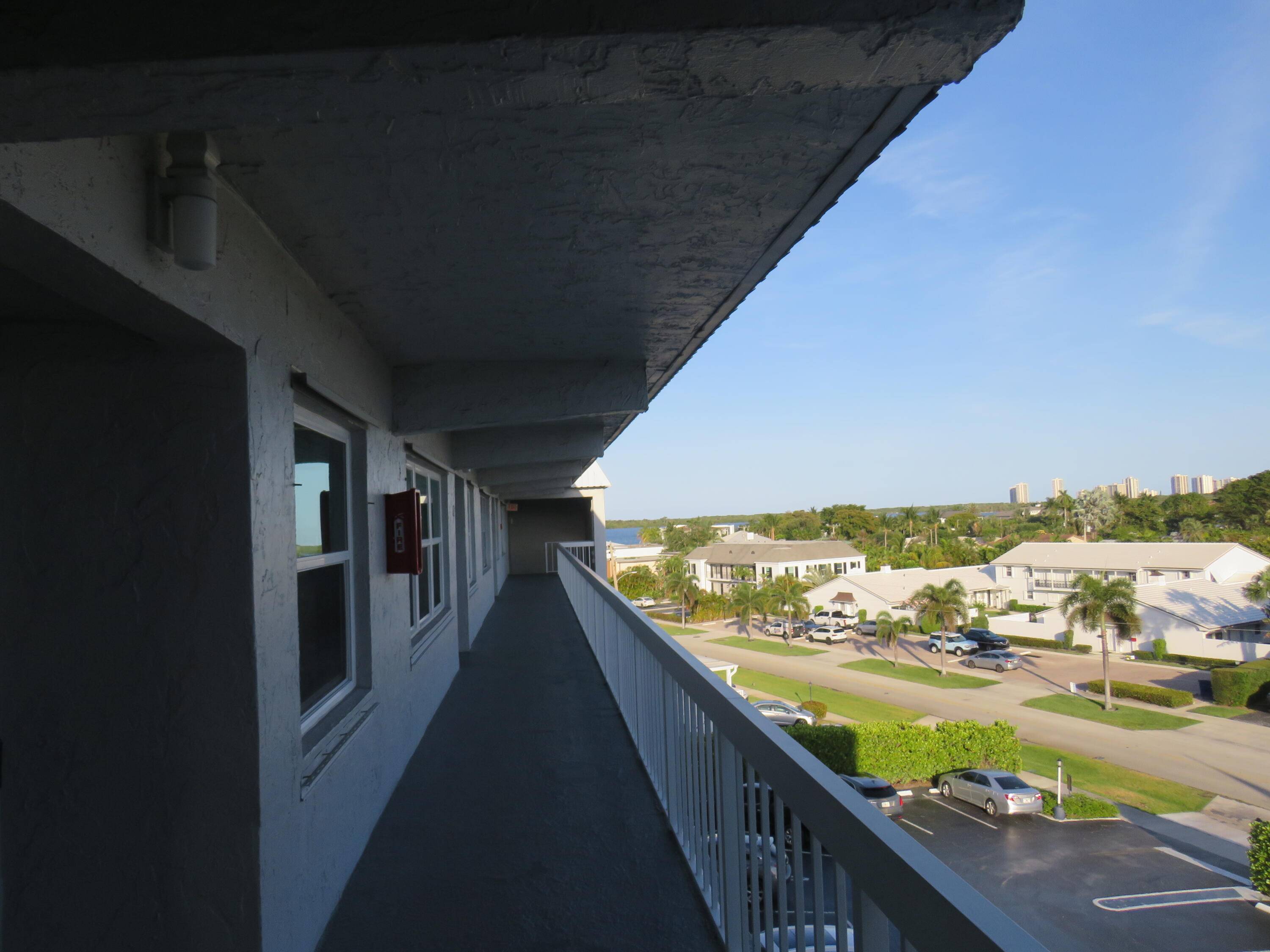 North Palm Beach, FL 33408,155 Yacht Club DR 407