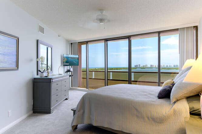 North Palm Beach, FL 33408,100 Lakeshore DR 957