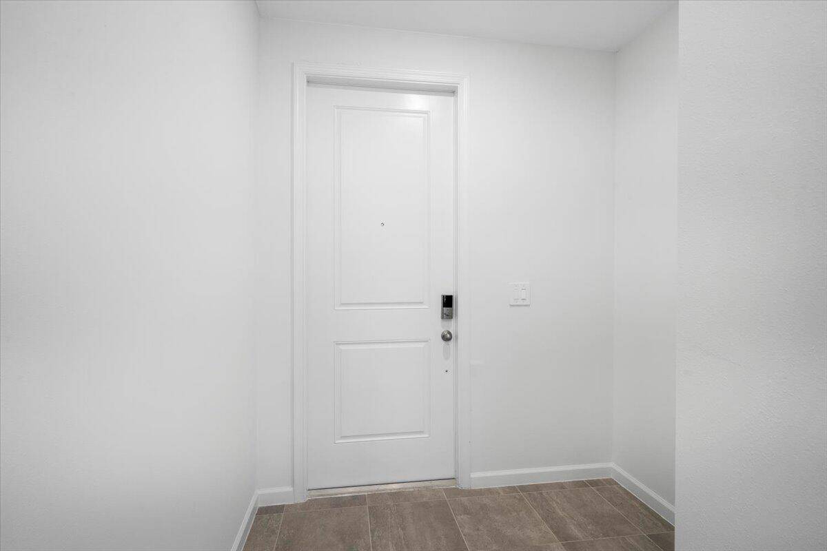 Fort Pierce, FL 34982,475 Salisbury CIR
