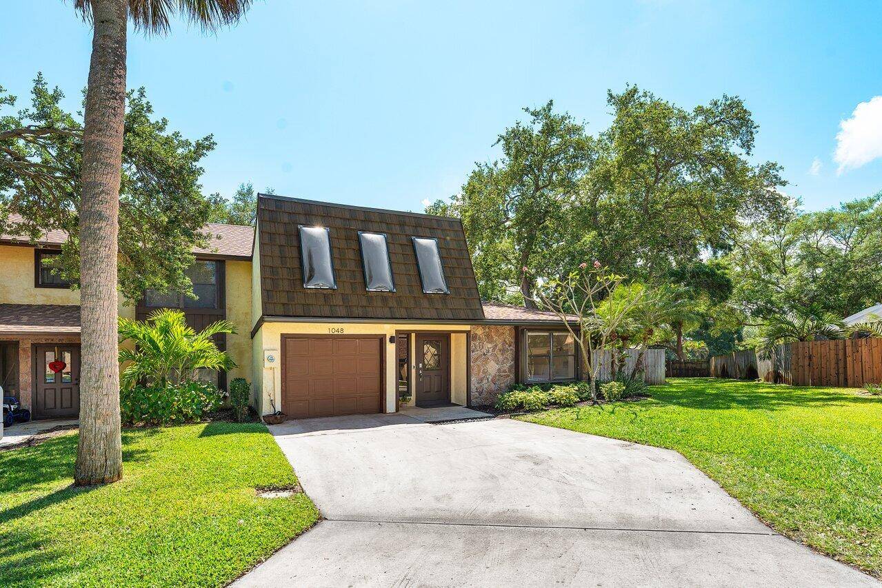 Palm Beach Gardens, FL 33410,1048 Raintree DR