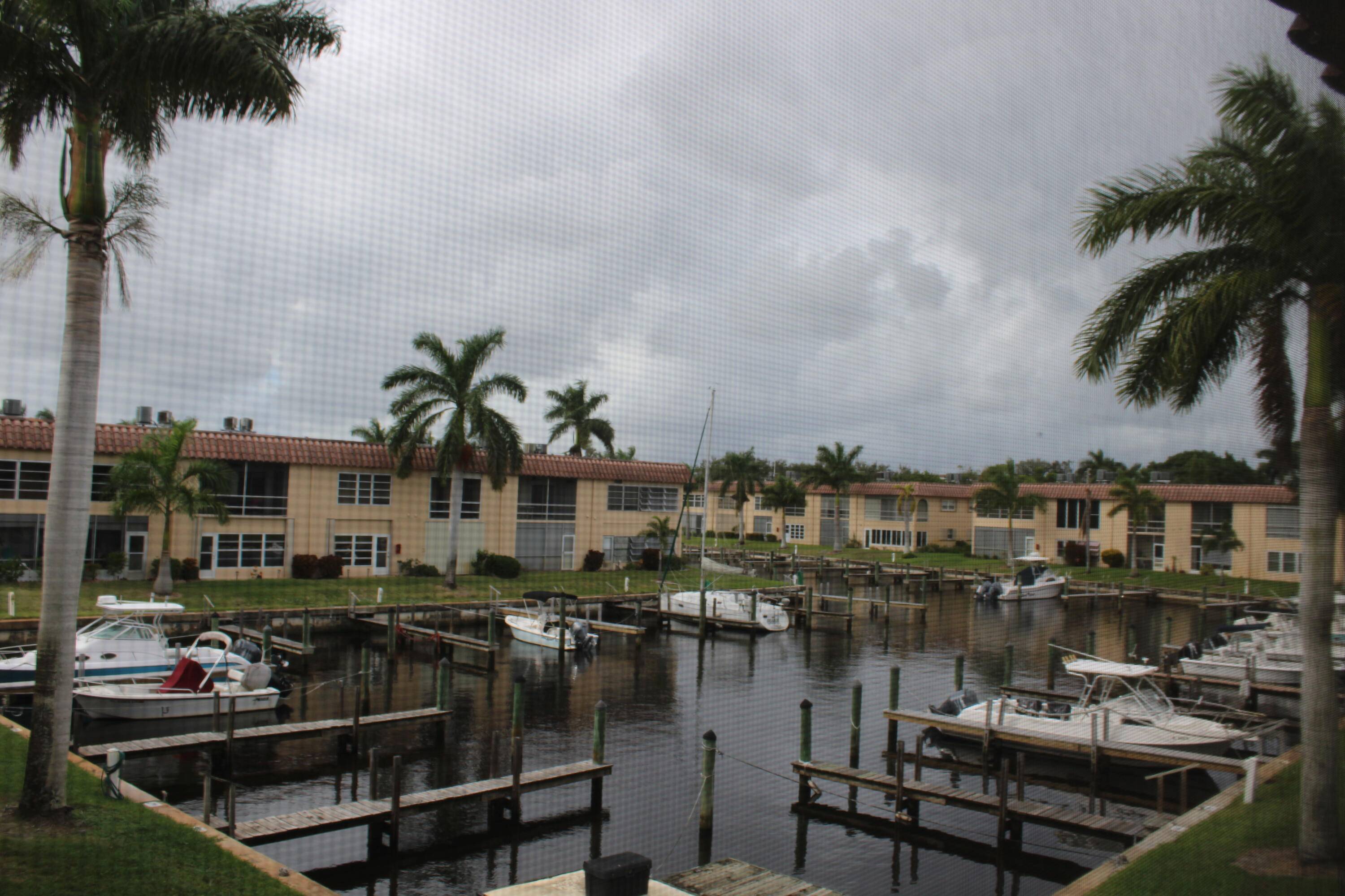 Stuart, FL 34994,2600 S Kanner HWY Q7