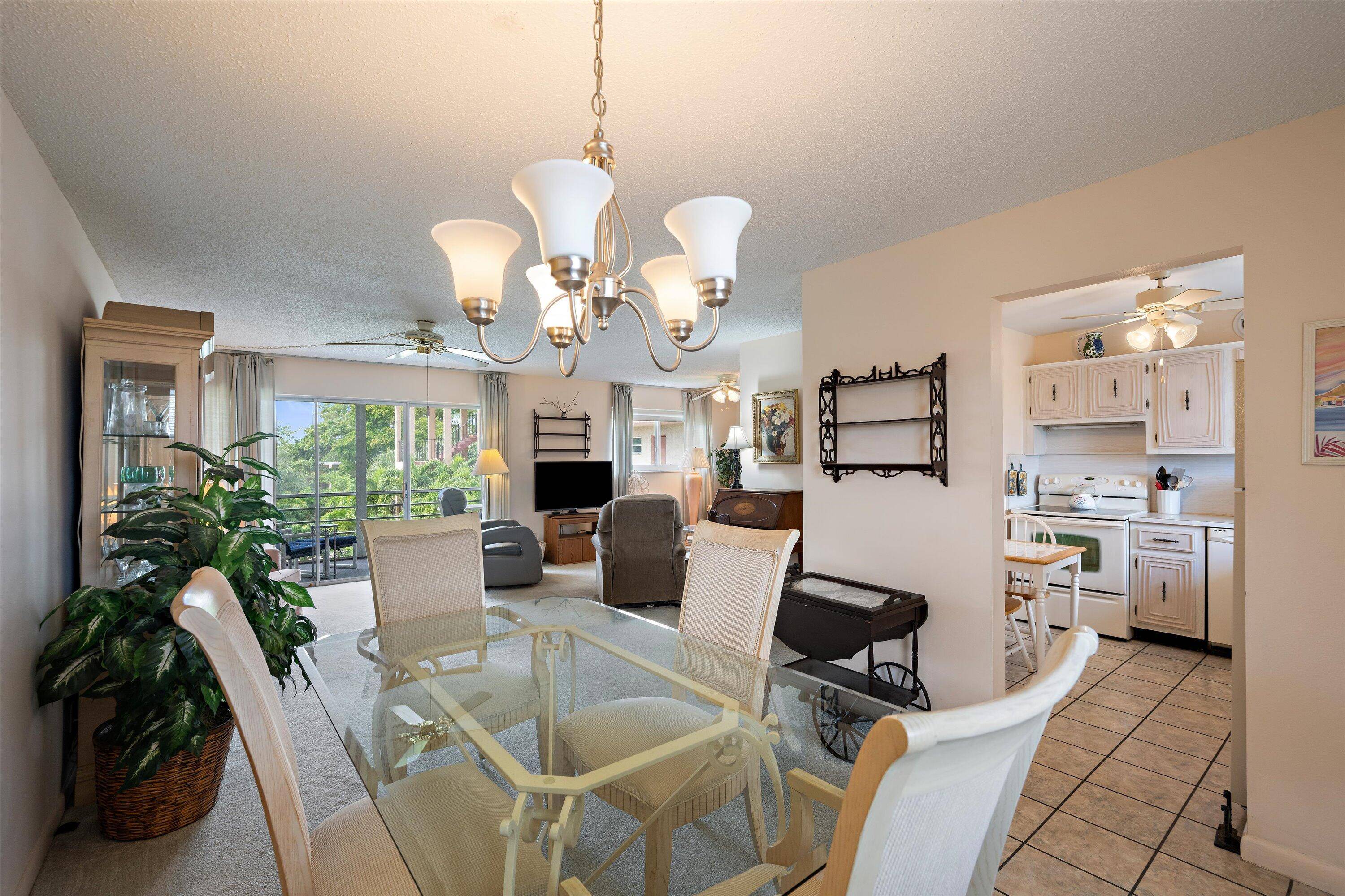 Palm Springs, FL 33461,225 Bonnie BLVD 305