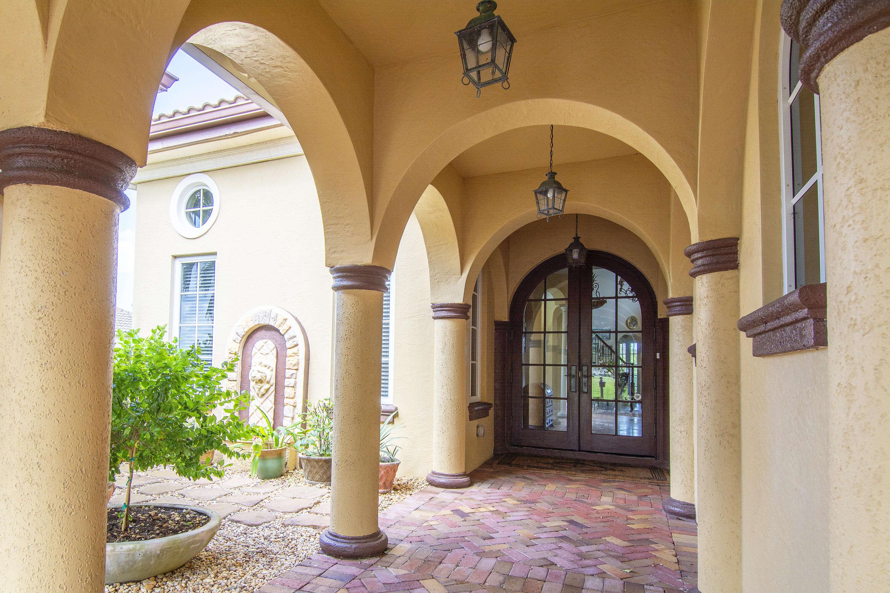 Port Saint Lucie, FL 34984,143 SE Bella Strano