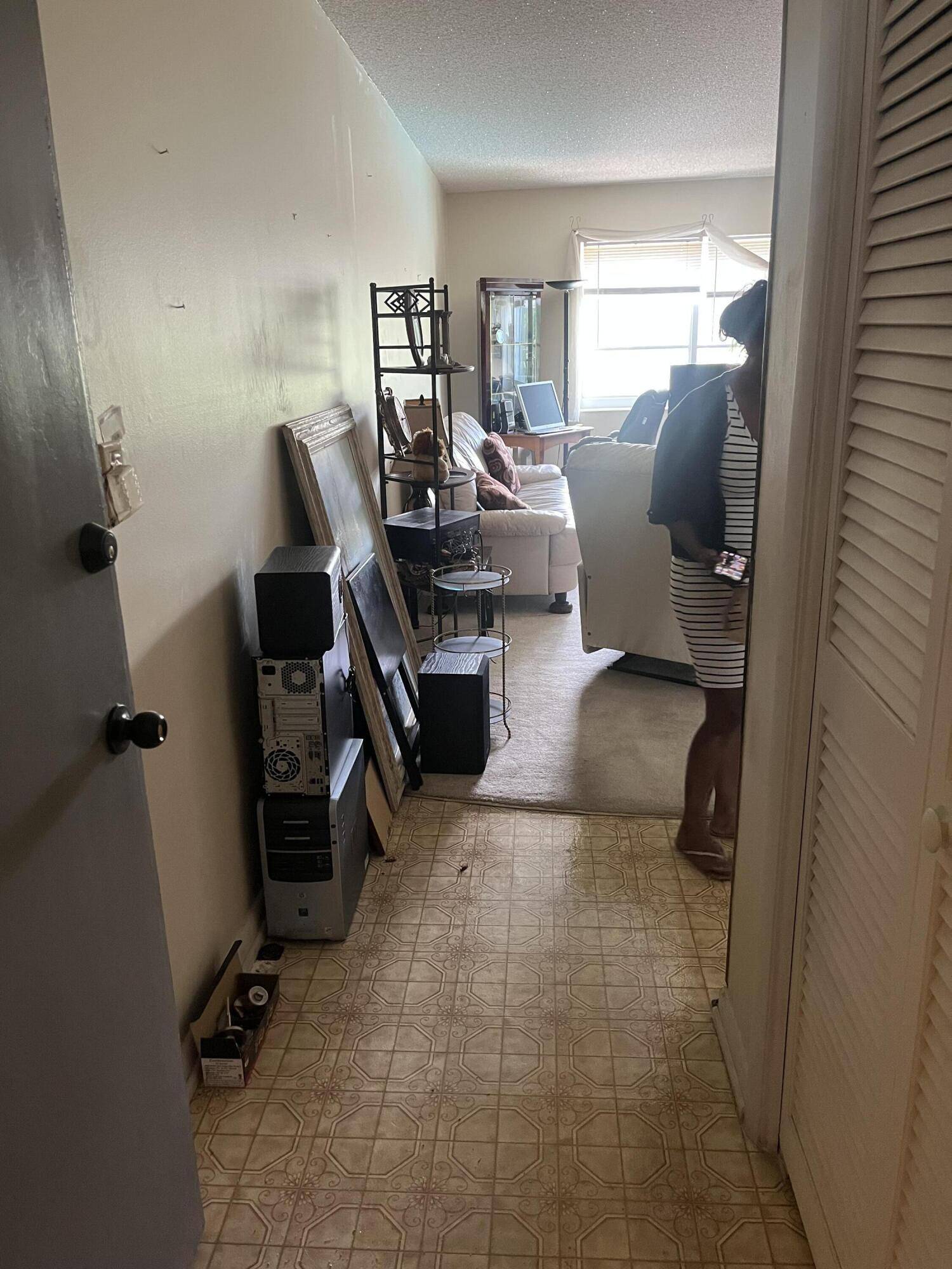 Oakland Park, FL 33311,659 W Oakland Park BLVD 206c
