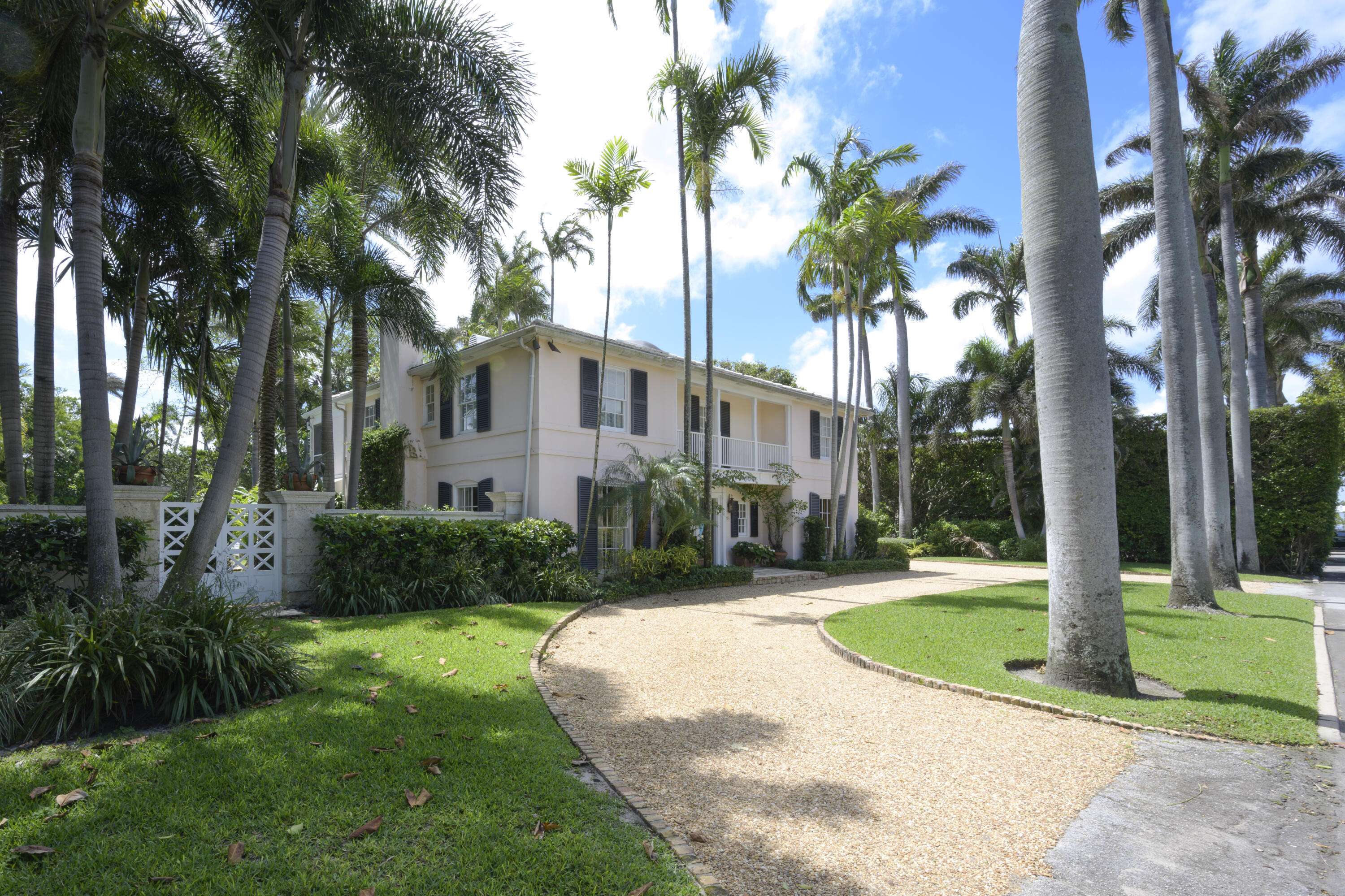 Palm Beach, FL 33480,218 El Brillo WAY