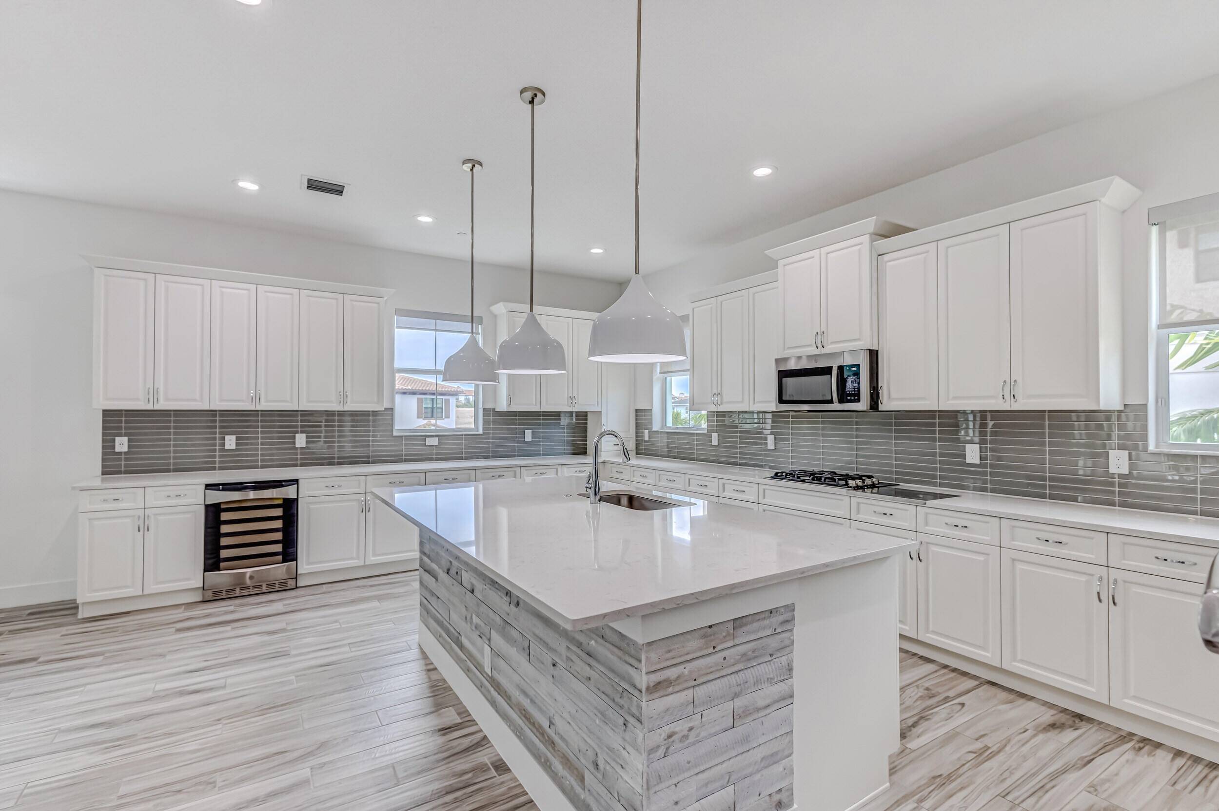Palm Beach Gardens, FL 33418,4126 Faraday WAY
