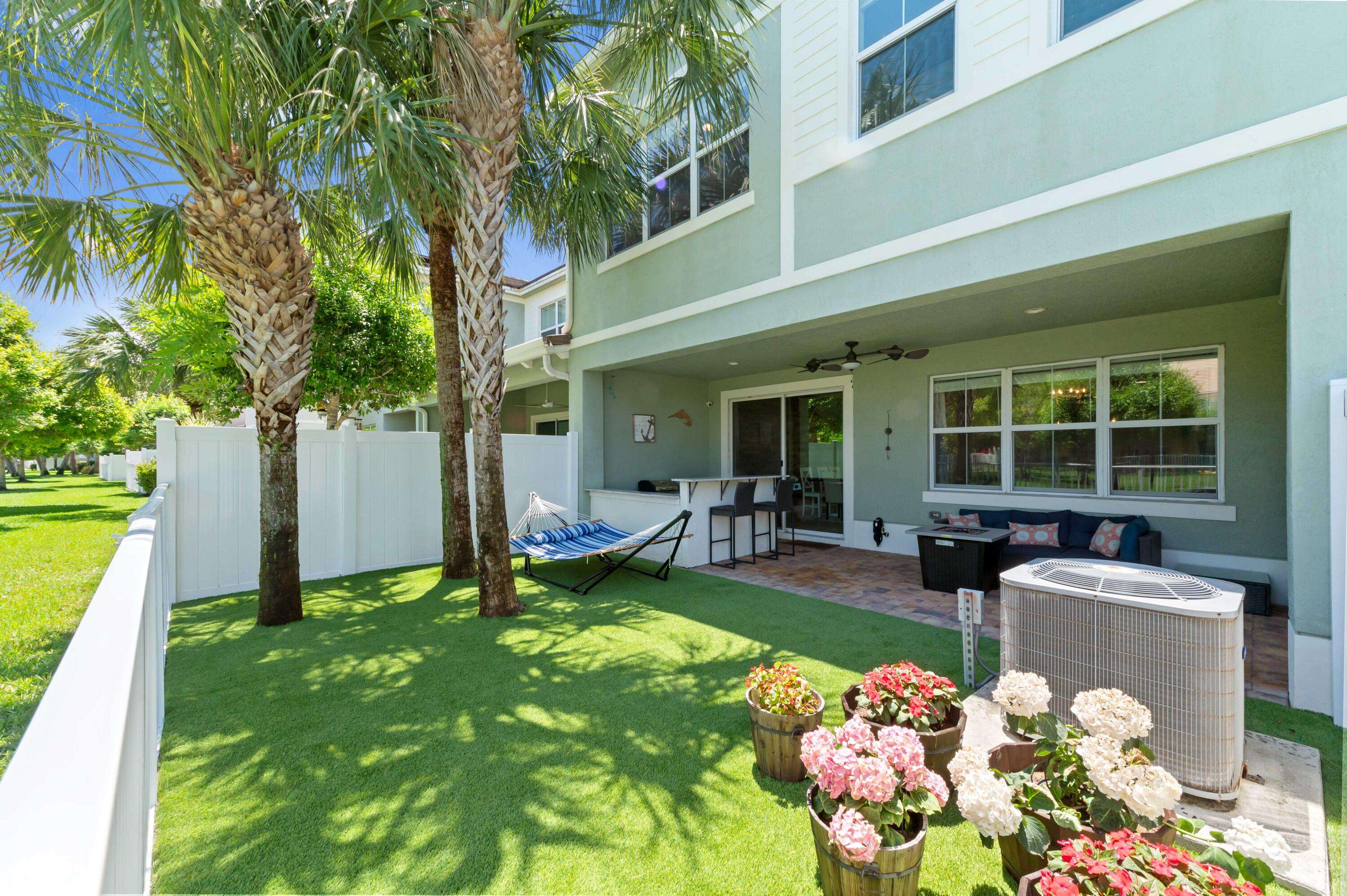 Royal Palm Beach, FL 33411,11965 Park Central