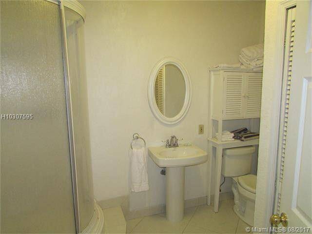 Pompano Beach, FL 33062,2508 Bay DR 29