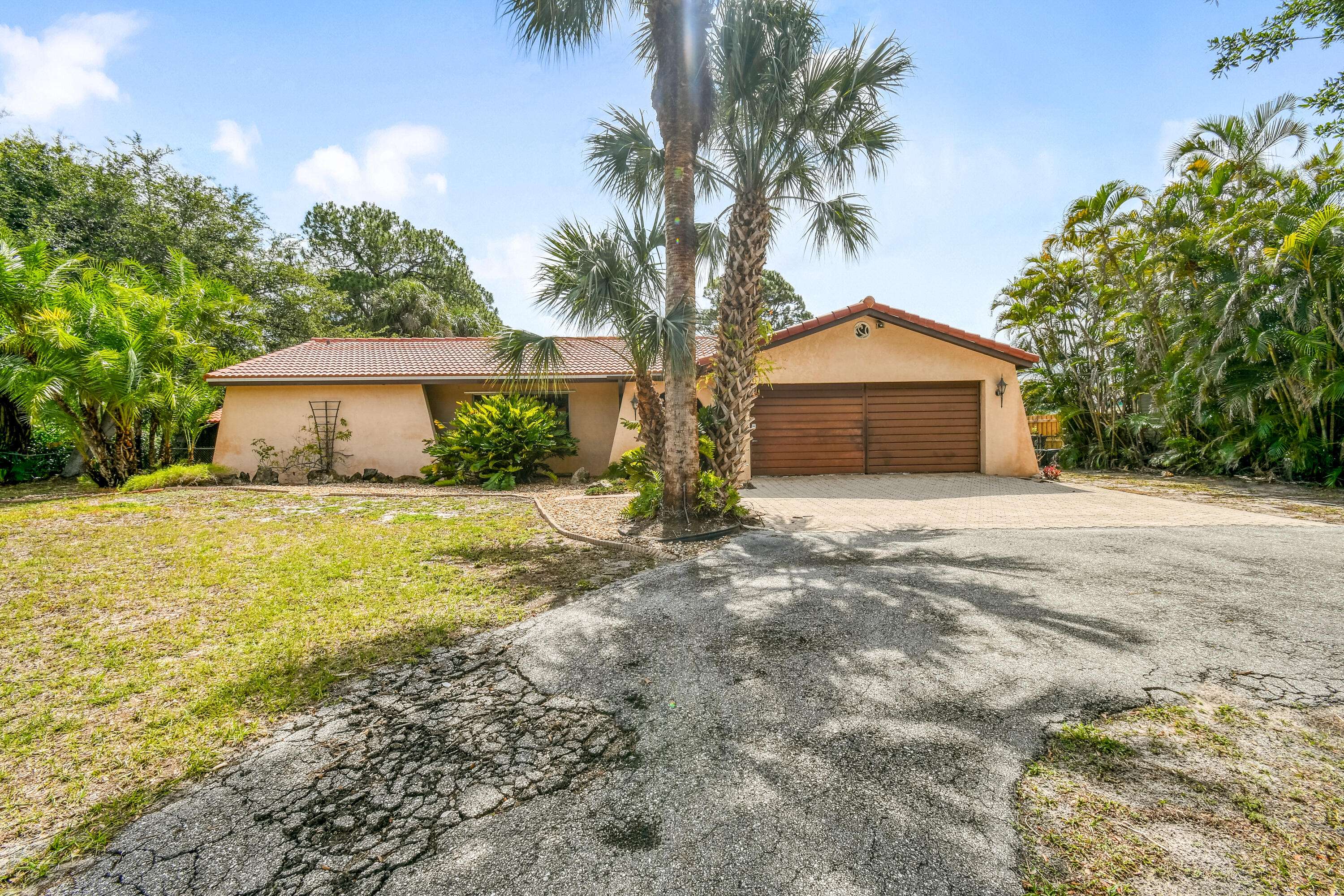 Palm Beach Gardens, FL 33418,8186 S Bates RD