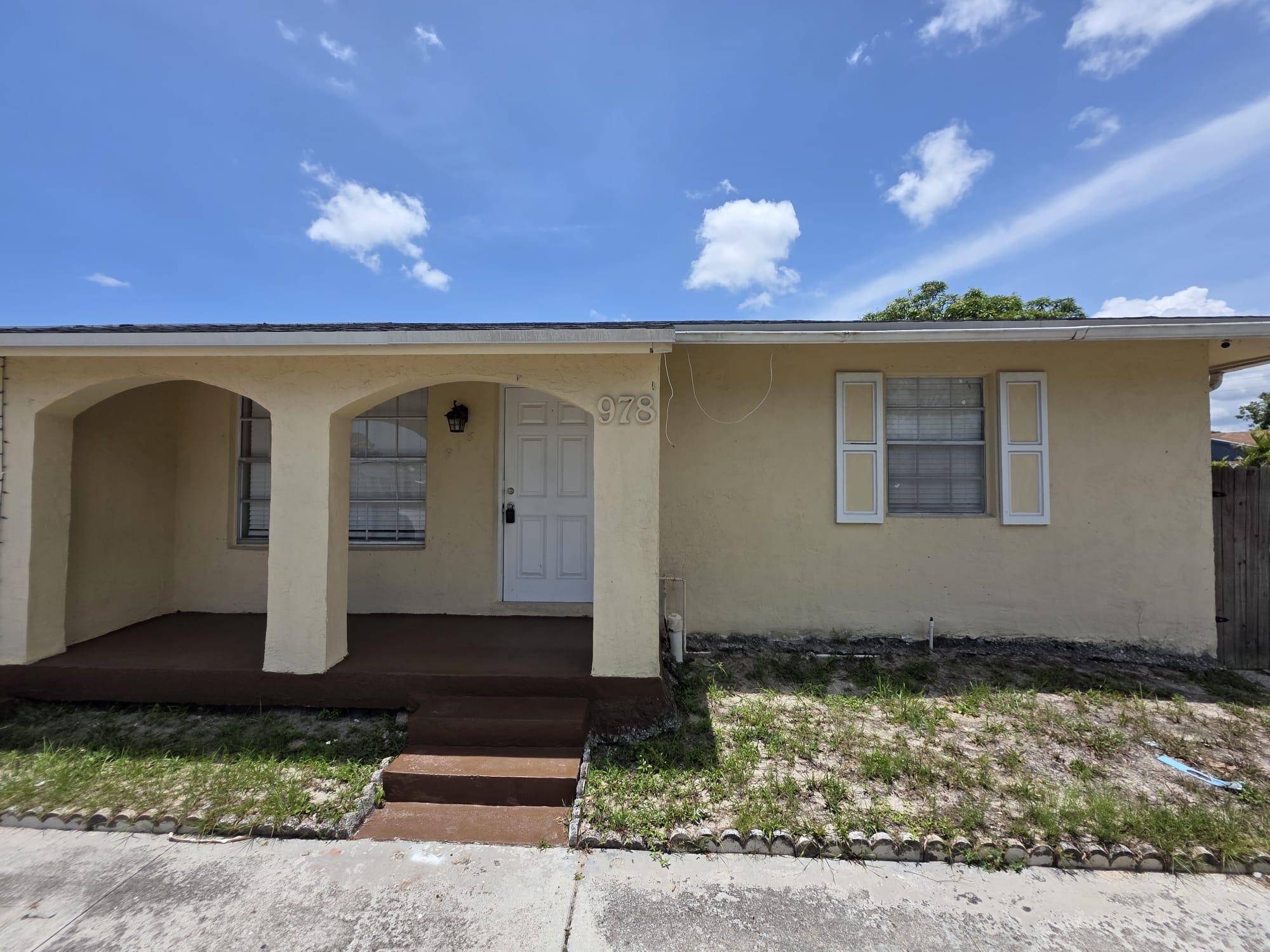 West Palm Beach, FL 33415,978 W Sumter RD
