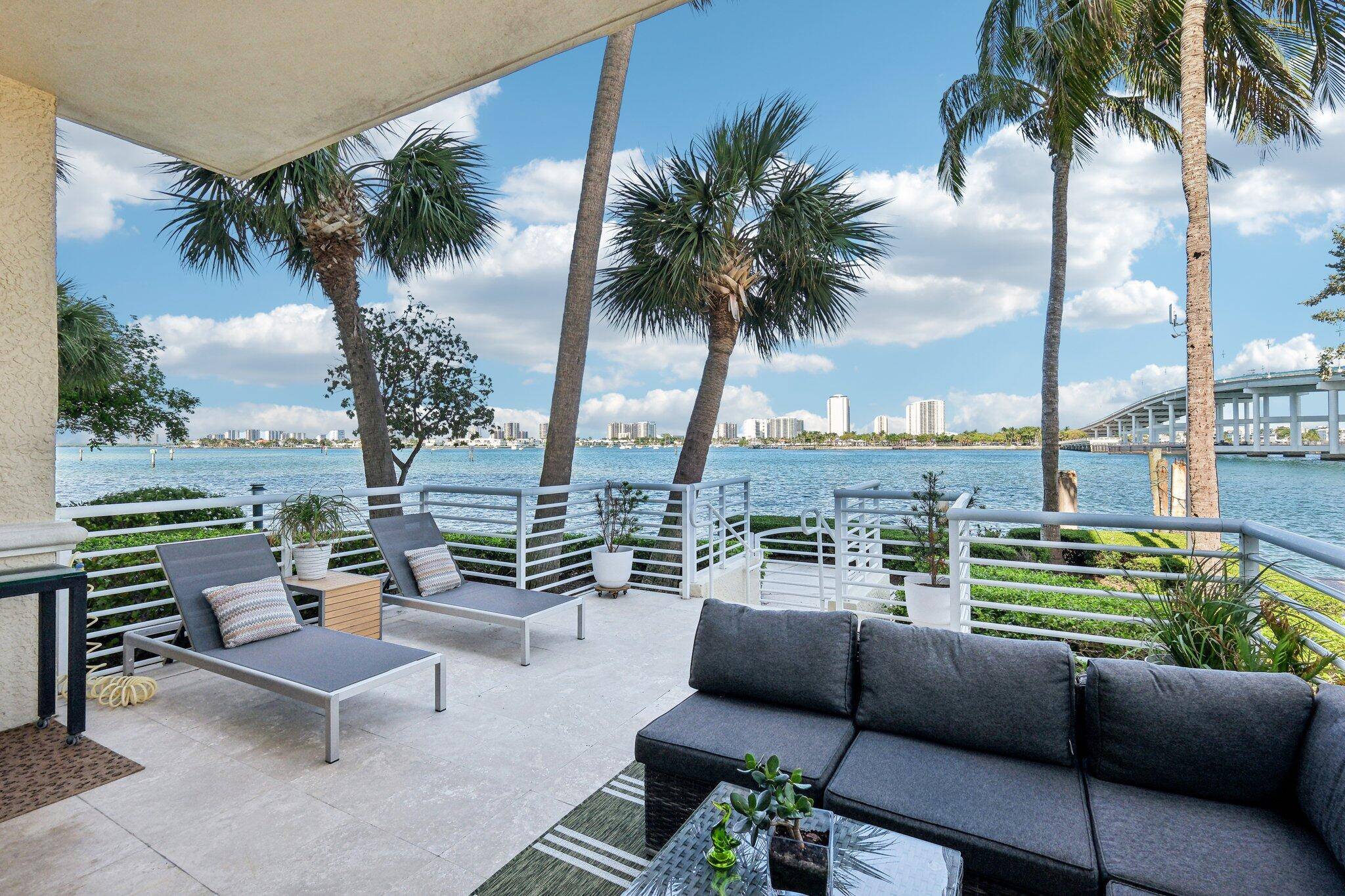 Riviera Beach, FL 33404,2640 Lake Shore 116 DR 116