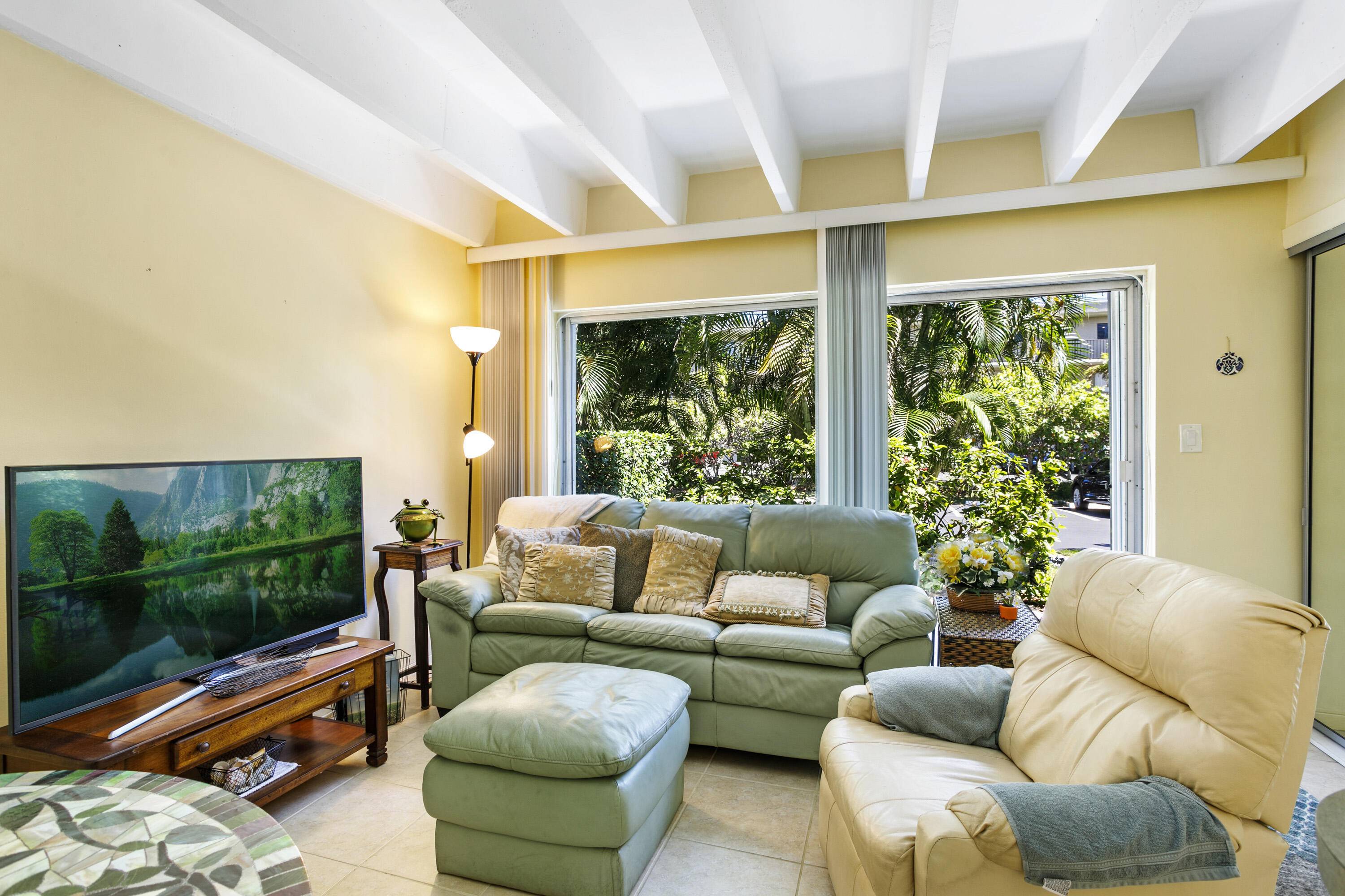 South Palm Beach, FL 33480,4001 S Ocean BLVD 118