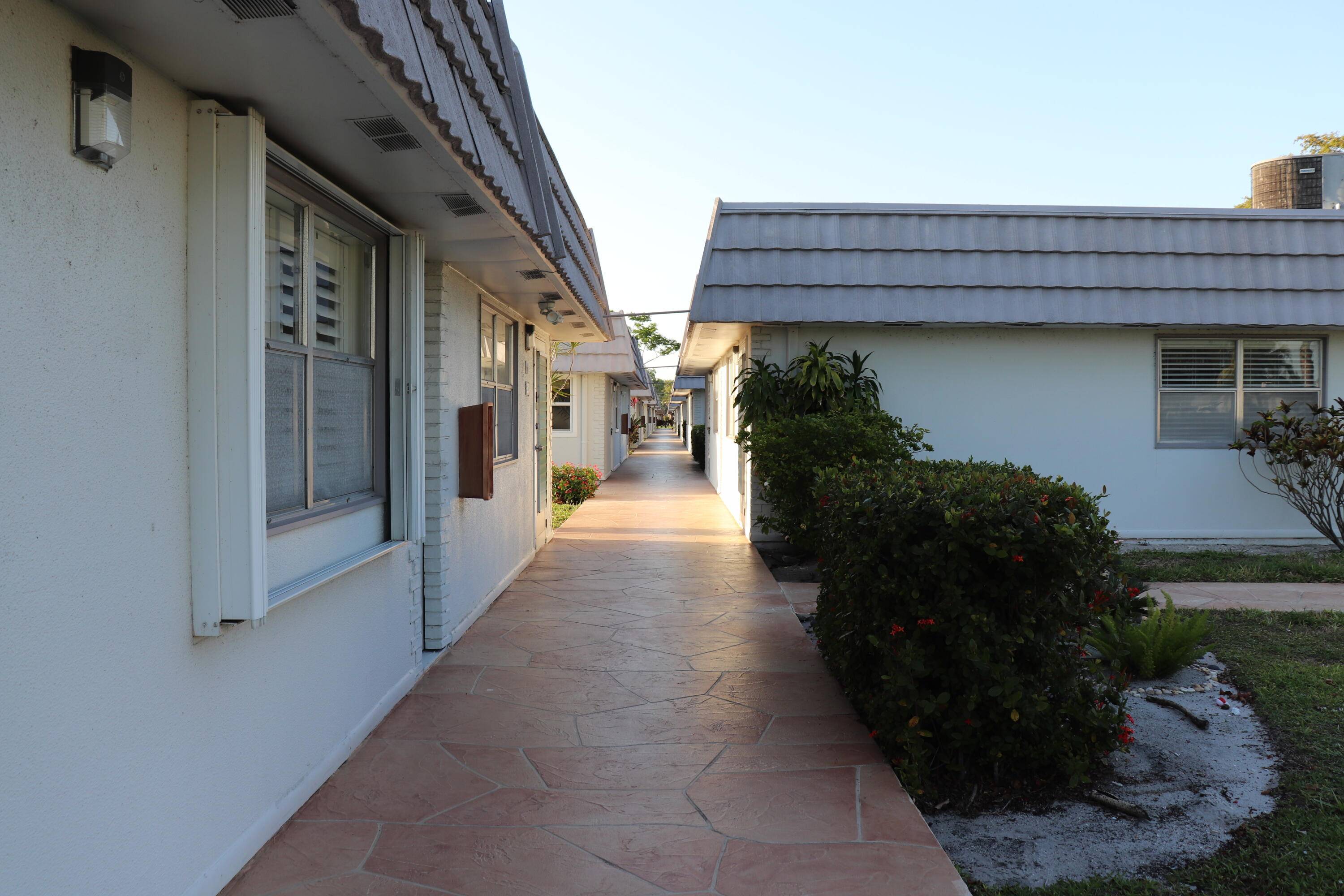 Delray Beach, FL 33446,147 Valencia G