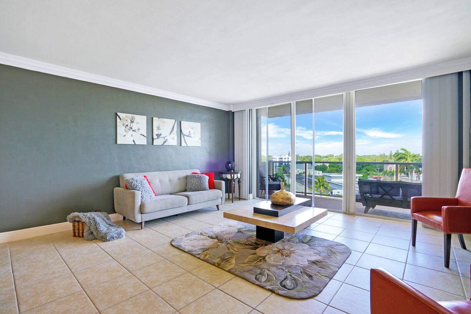 West Palm Beach, FL 33407,2800 N Flagler DR 614