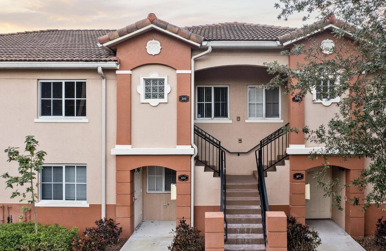 West Palm Beach, FL 33411,3780 N Jog RD 202