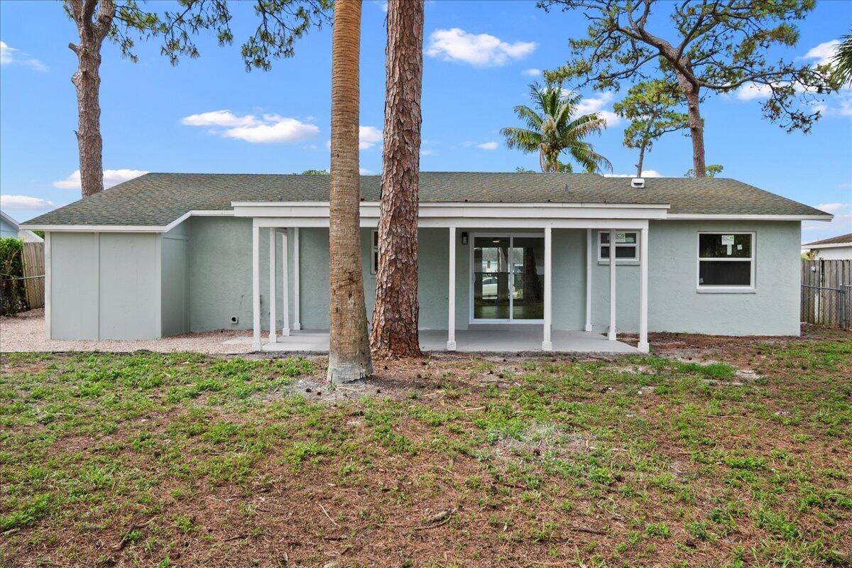 West Palm Beach, FL 33417,6099 Camp Lee RD