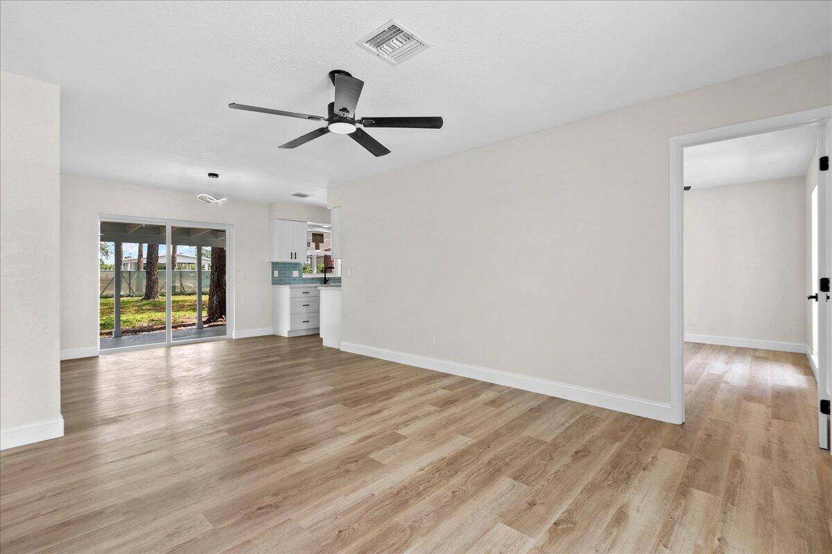 West Palm Beach, FL 33417,6099 Camp Lee RD