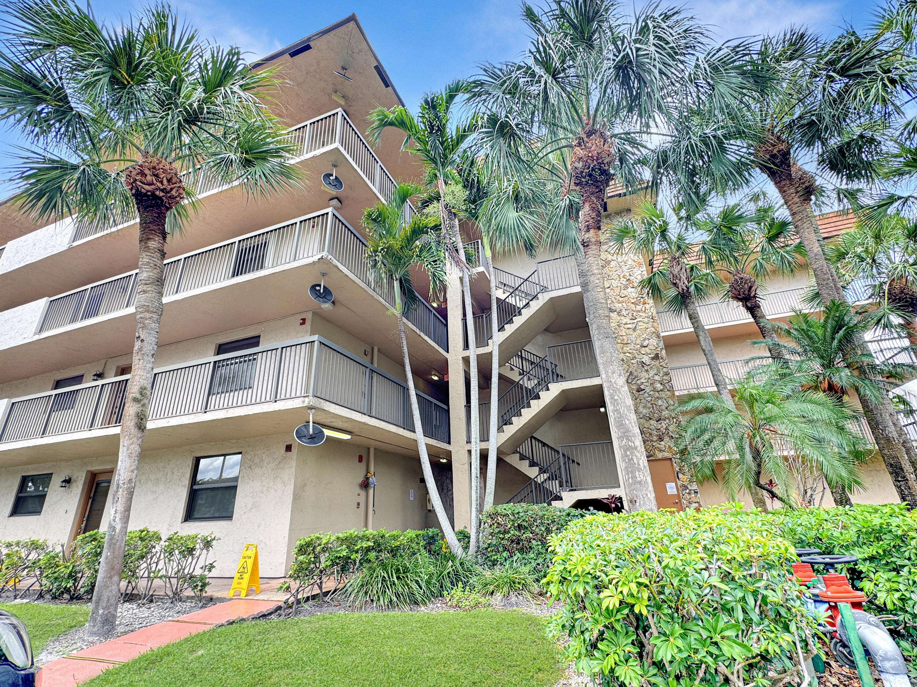 Tamarac, FL 33319,4960 E Sabal Palm BLVD 206