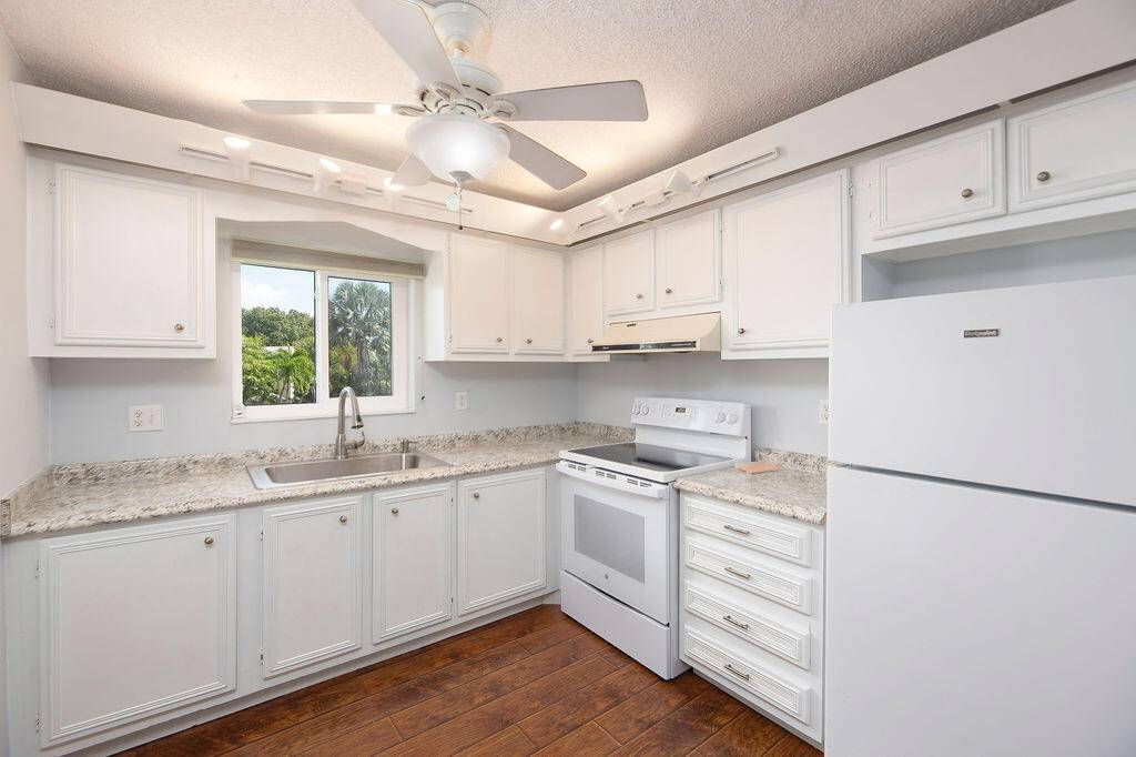 Jensen Beach, FL 34957,1212 NE 14th CT M3