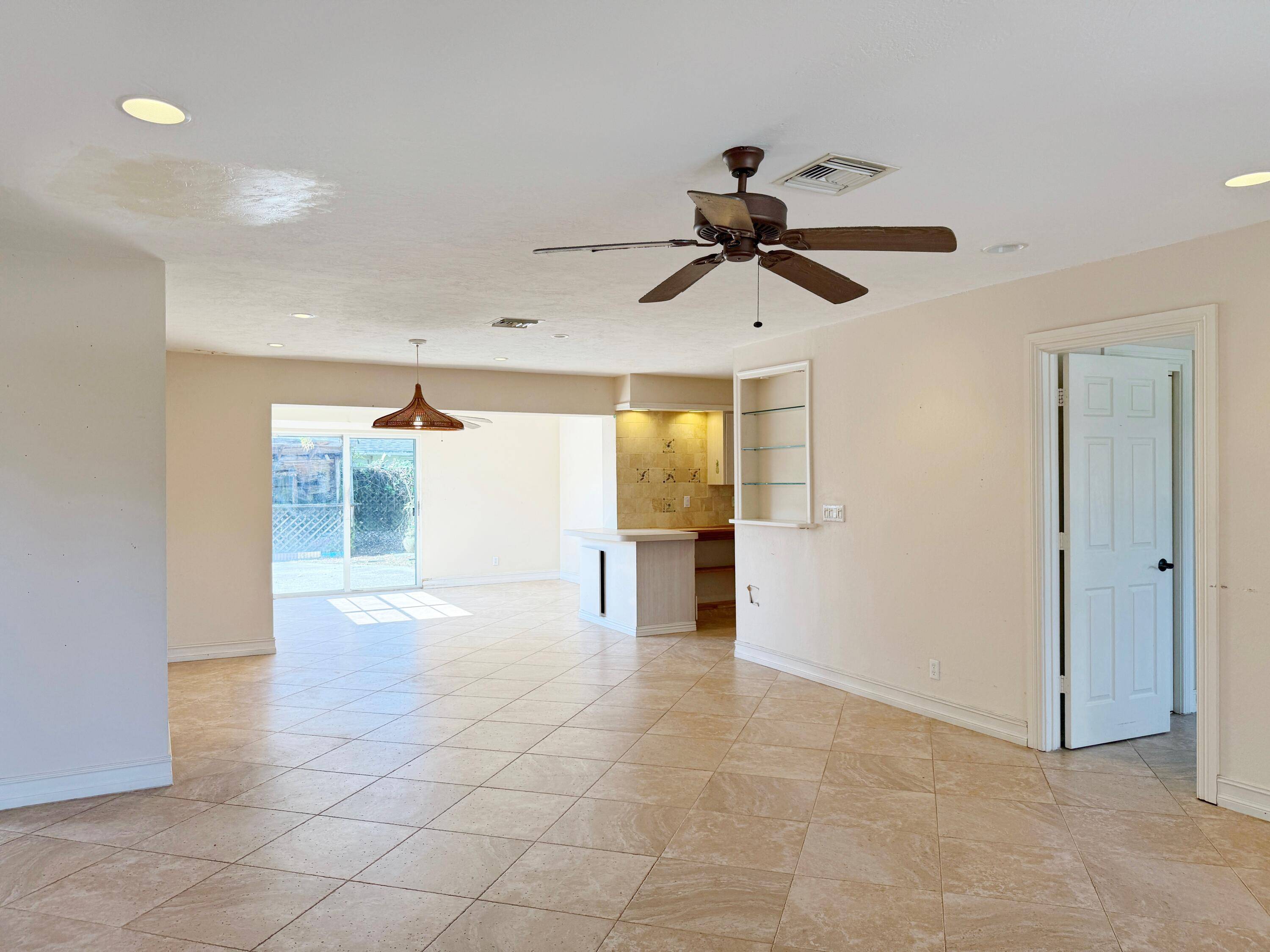 Lake Worth, FL 33462,3298 Parade PL