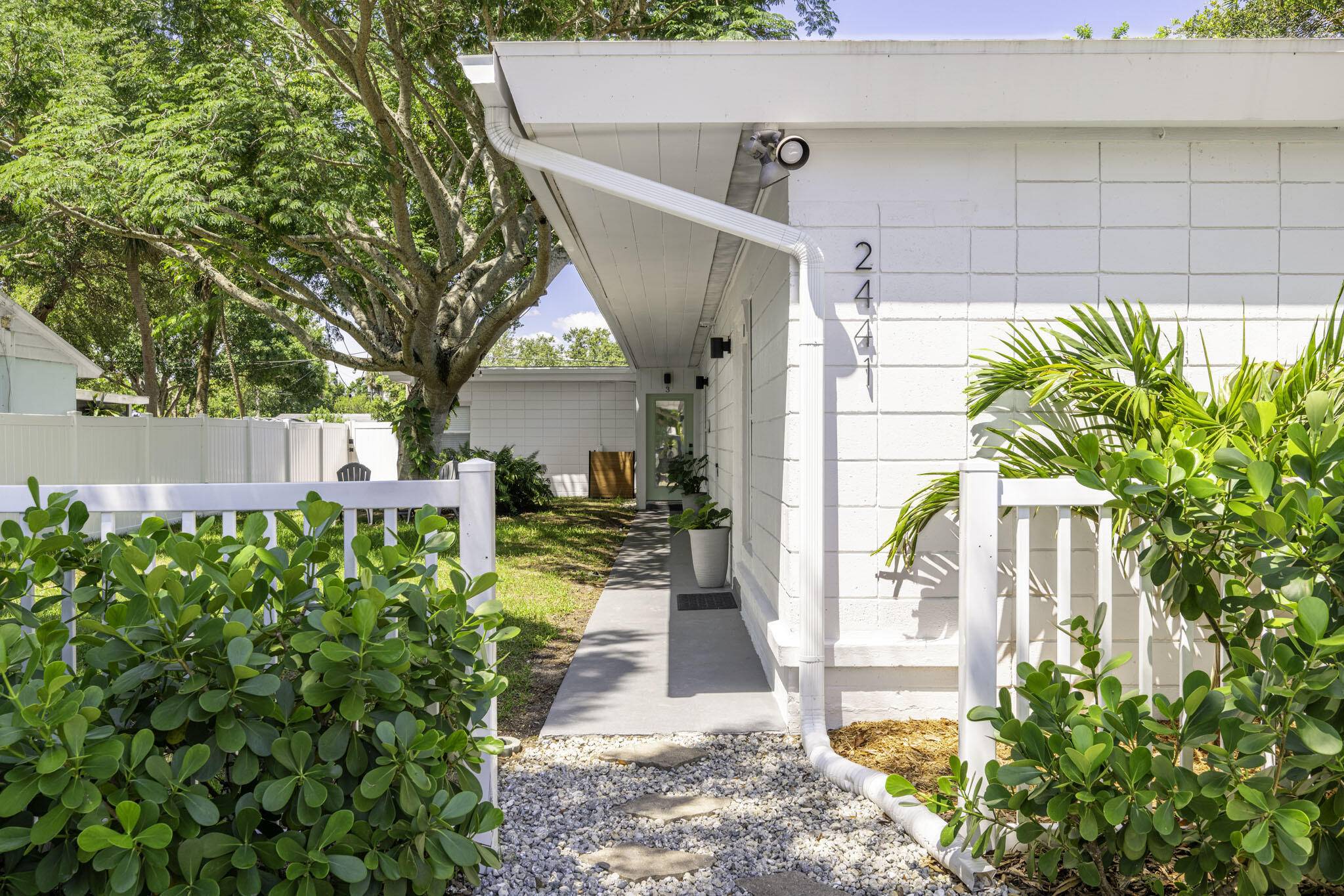 Vero Beach, FL 32960,2441 Granada AVE