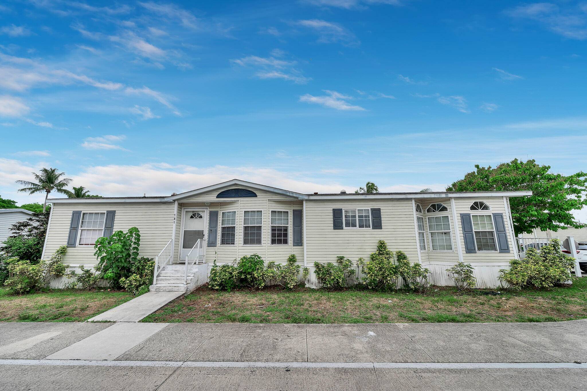 Lake Worth, FL 33467,181 NW Plantation BLVD