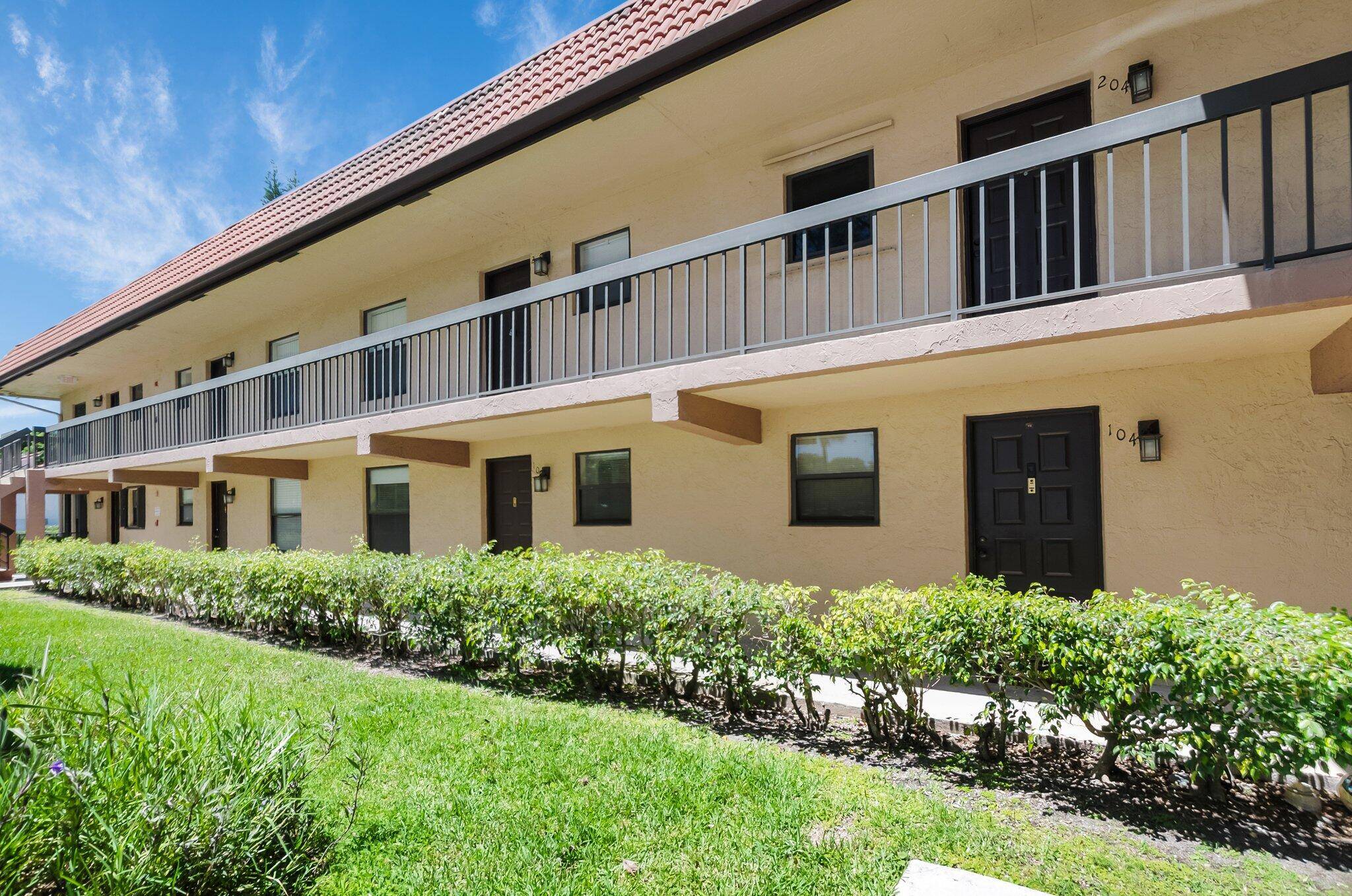 Boca Raton, FL 33433,21911 Lake Forest CIR 103