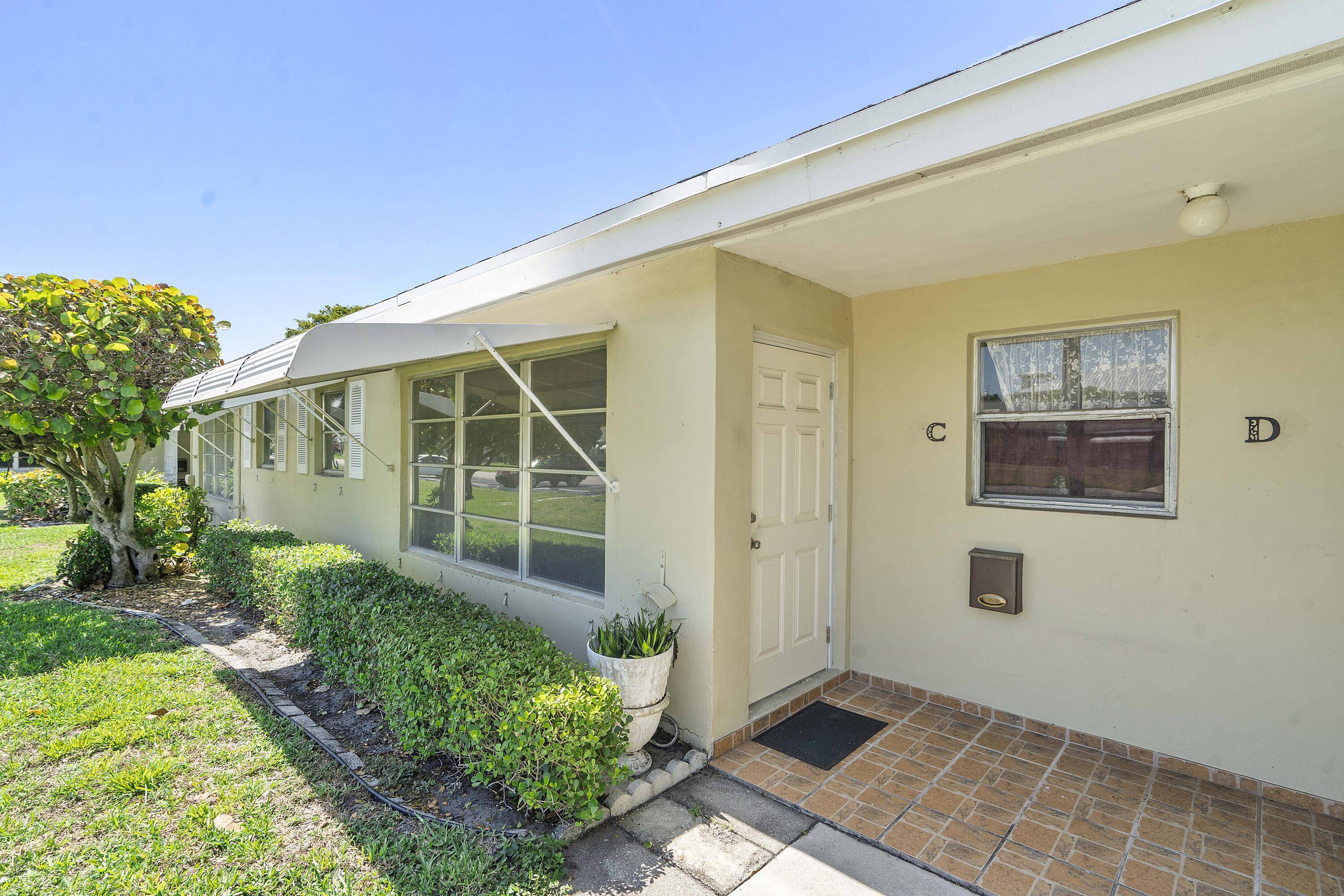Delray Beach, FL 33445,195 High Point Terrace E C