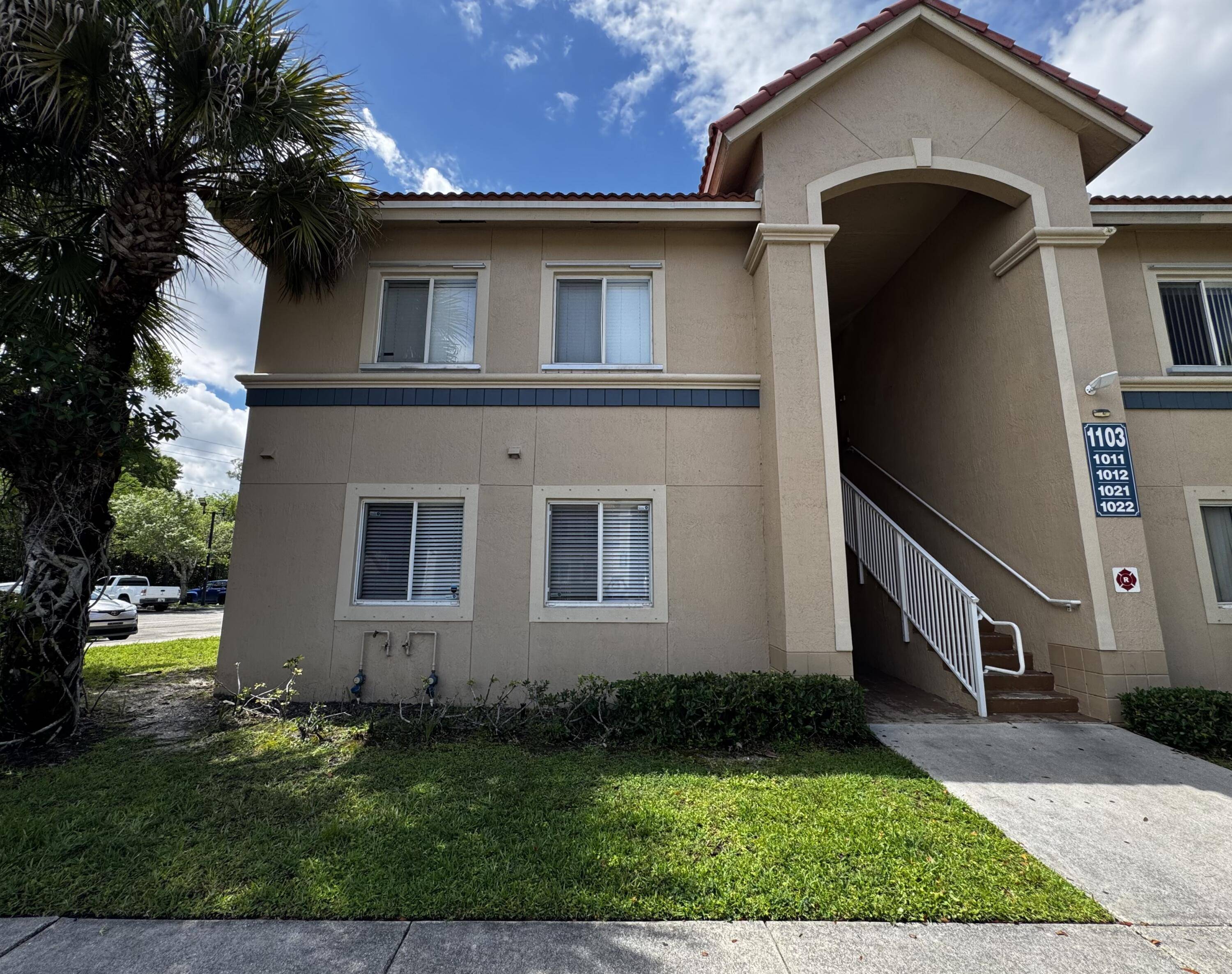 West Palm Beach, FL 33411,1103 Golden Lakes BLVD 1011